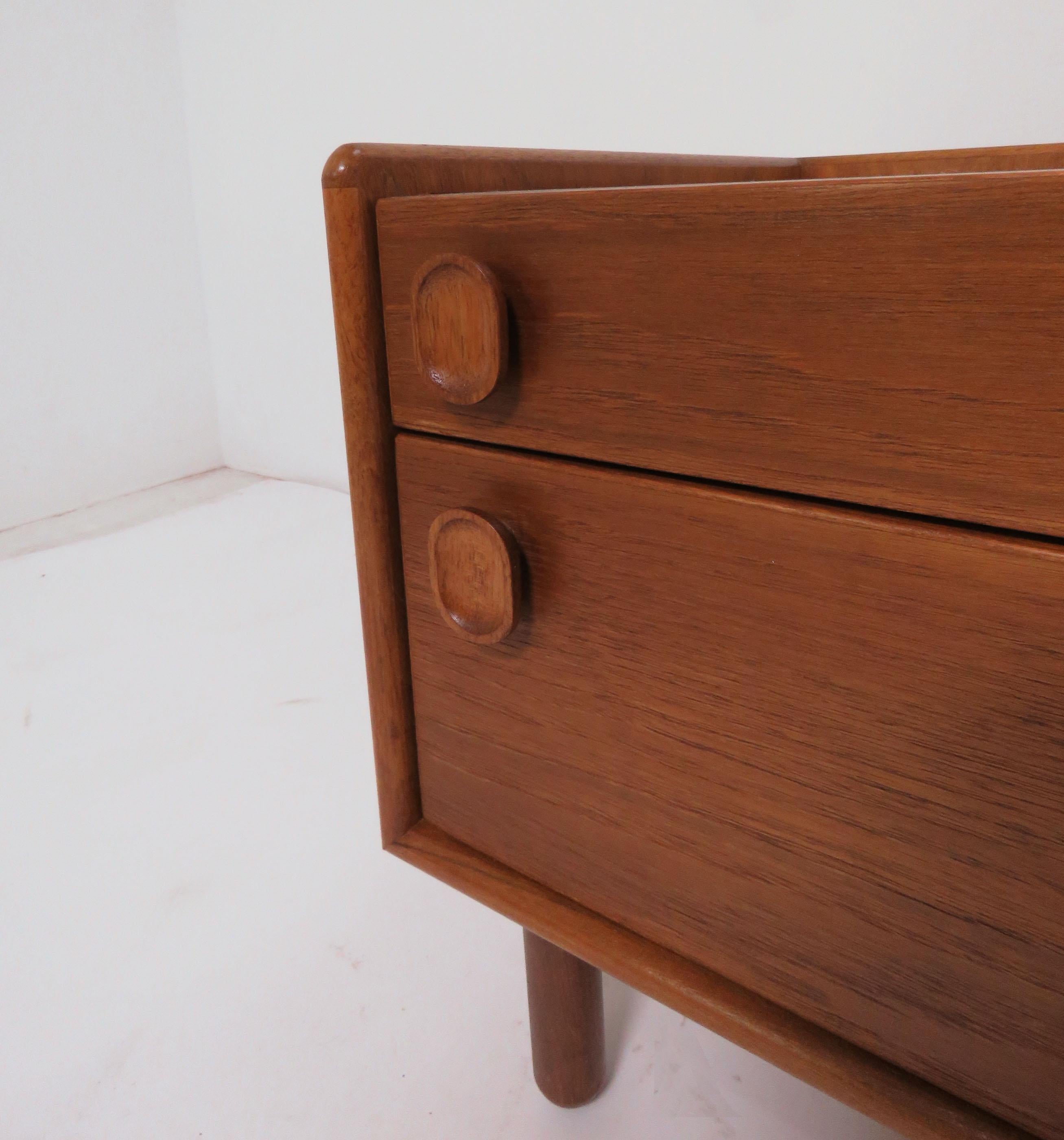 Danish Teak Entry / Hall Table with Mirror, circa 1960s In Good Condition In Peabody, MA