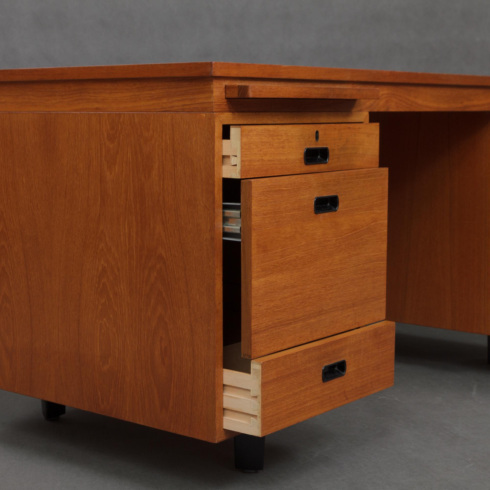 Late 20th Century Danish Teak Executive Desk by Nipu For Sale