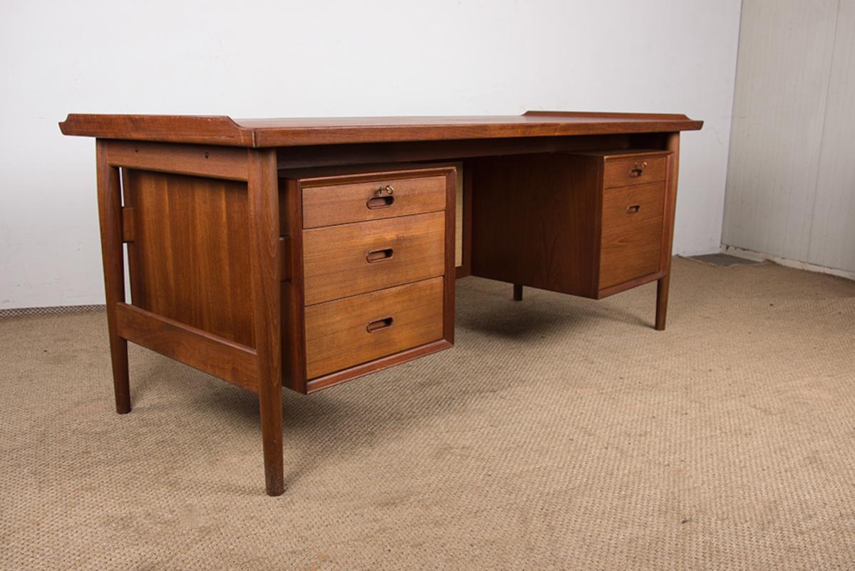 Danish Teak Executive Desk model 206 by Arne Vodder for Sibast 1960. 4