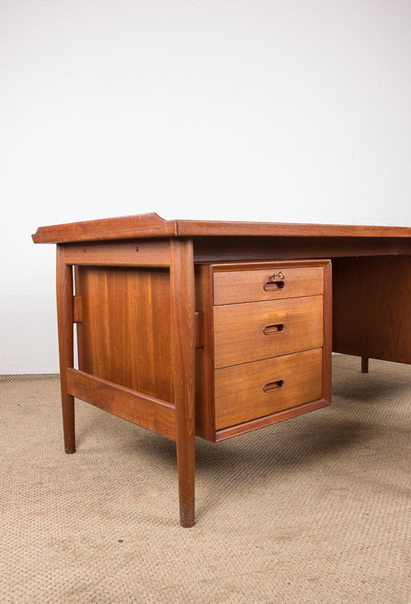 Danish Teak Executive Desk model 206 by Arne Vodder for Sibast 1960. 9