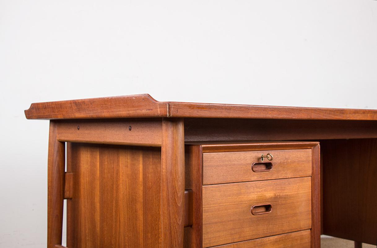 Danish Teak Executive Desk model 206 by Arne Vodder for Sibast 1960. 10
