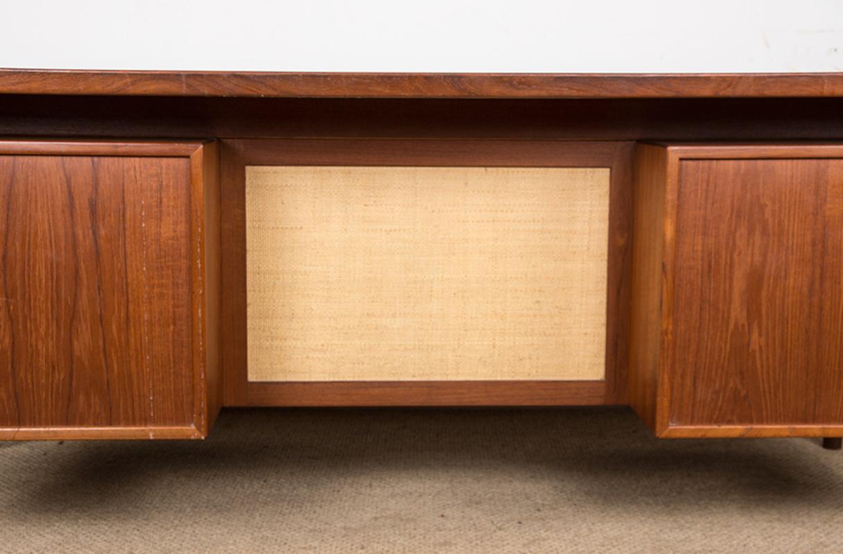 Danish Teak Executive Desk model 206 by Arne Vodder for Sibast 1960. 14
