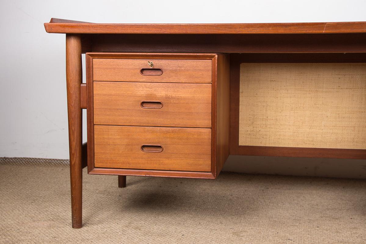Scandinavian Modern Danish Teak Executive Desk model 206 by Arne Vodder for Sibast 1960.