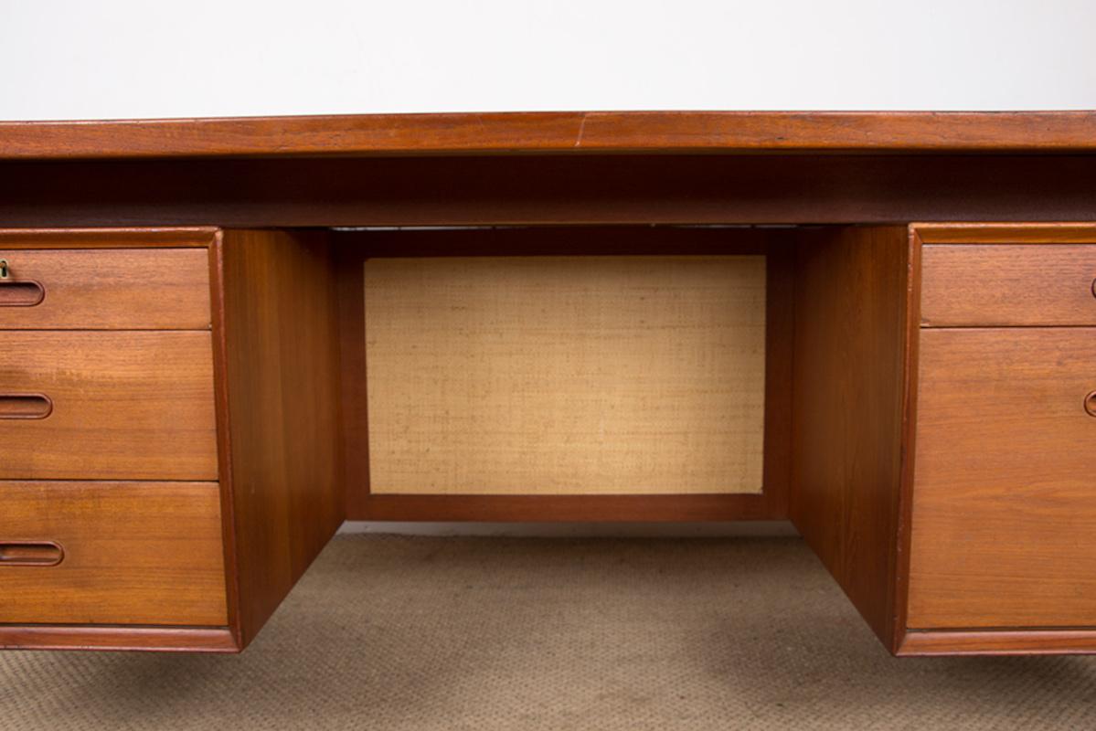 Danish Teak Executive Desk model 206 by Arne Vodder for Sibast 1960. 2
