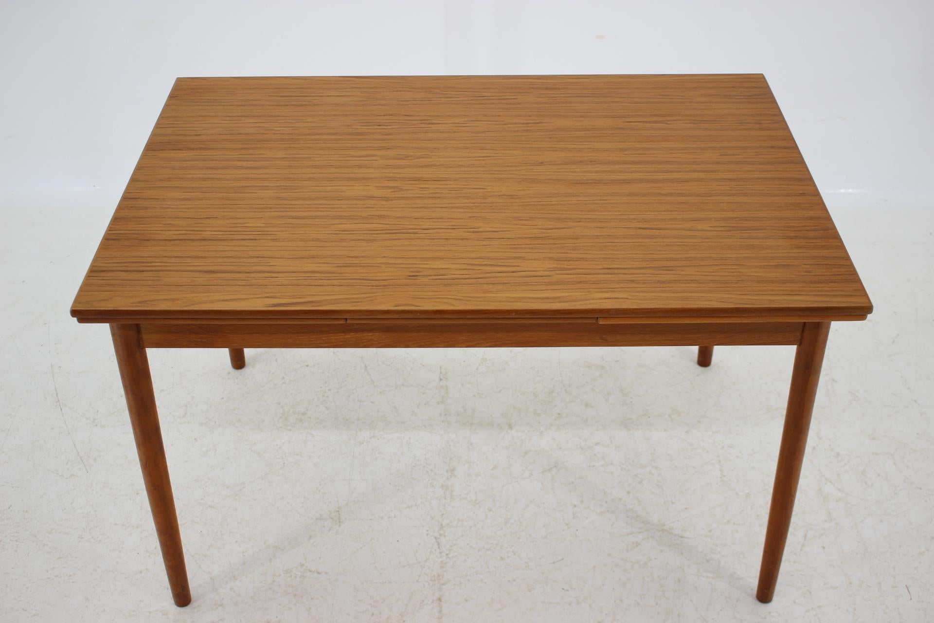 - Made in Denmark
- Made of teak
- Restored
- Extendable width 202 cm
- Very good condition.