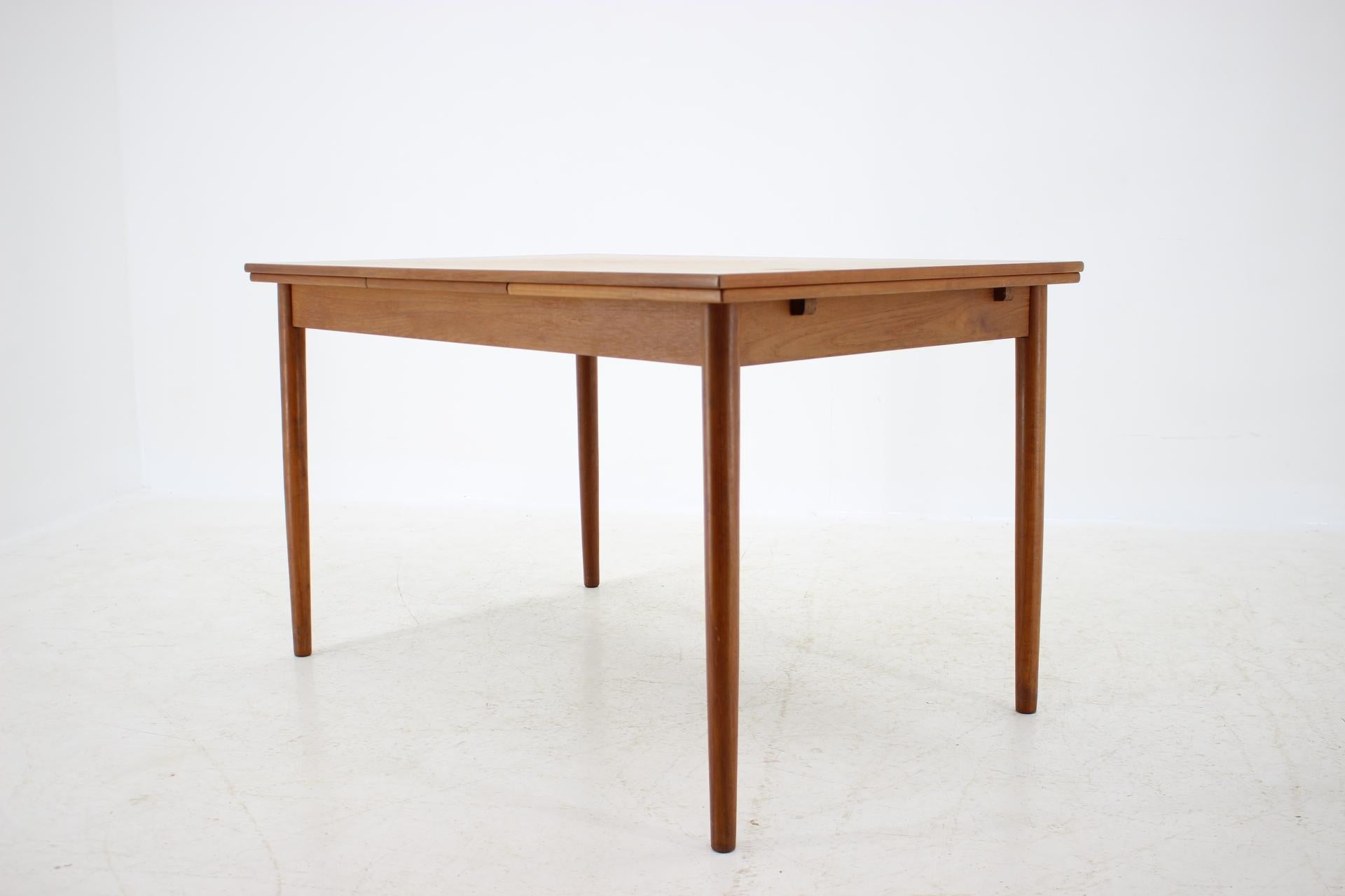 Danish Teak Extendable Dining Table, 1960s In Good Condition In Praha, CZ