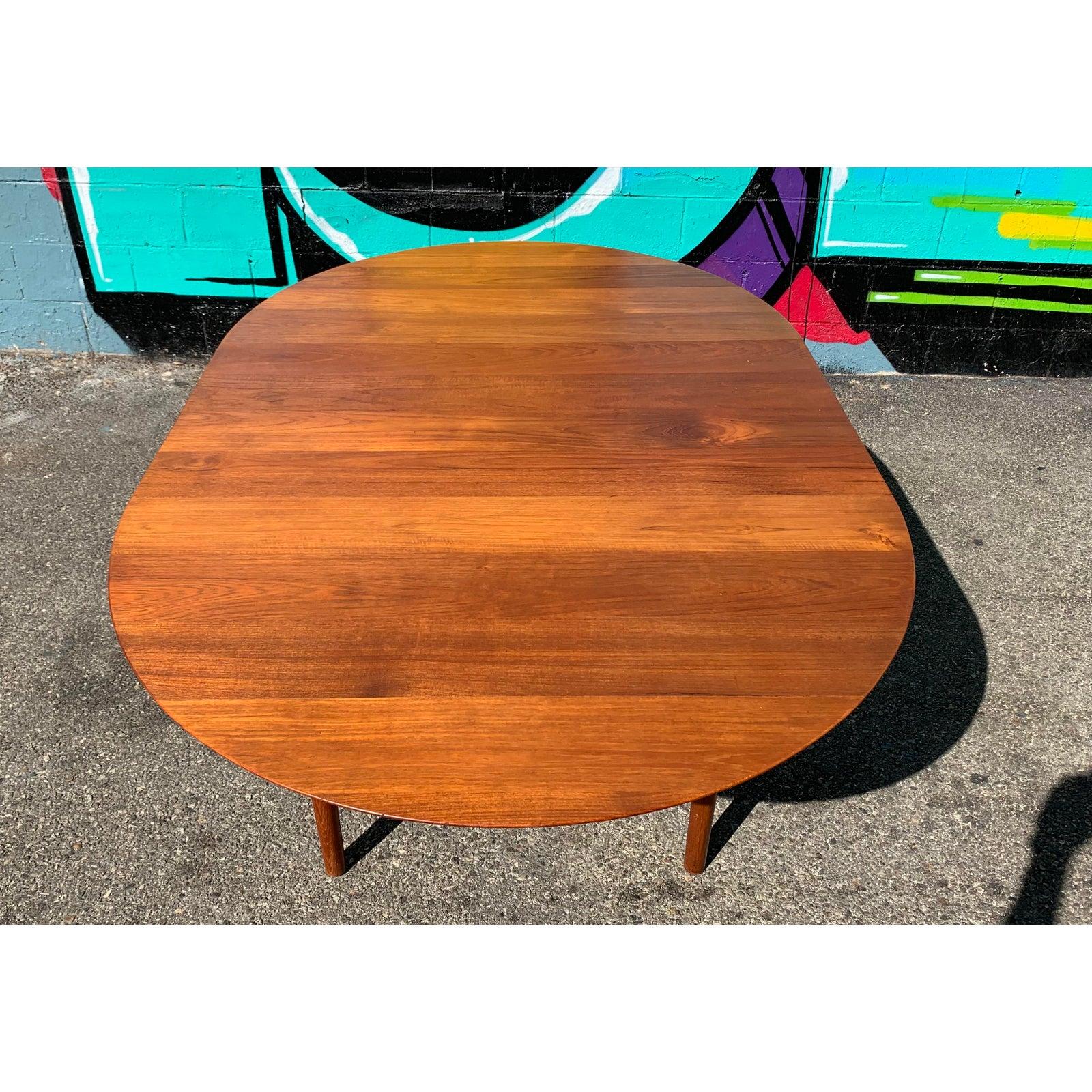 Danish Teak Extendable, Dining Table In Good Condition In Los Angeles, CA