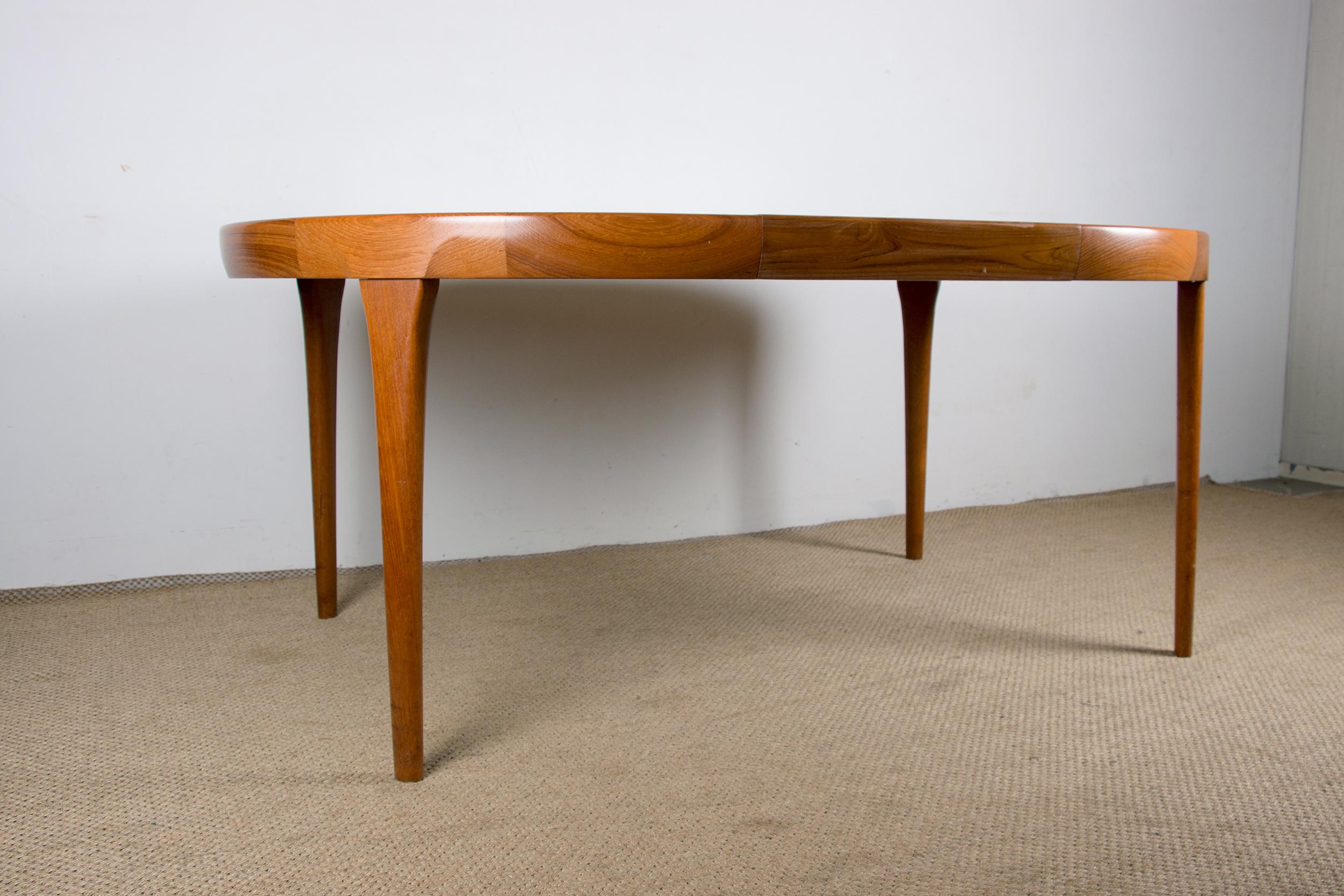 Mesa de comedor extensible danesa de teca, Ib Kofod-Larsen para Faarup Mobelfabrik 1960 en venta 9