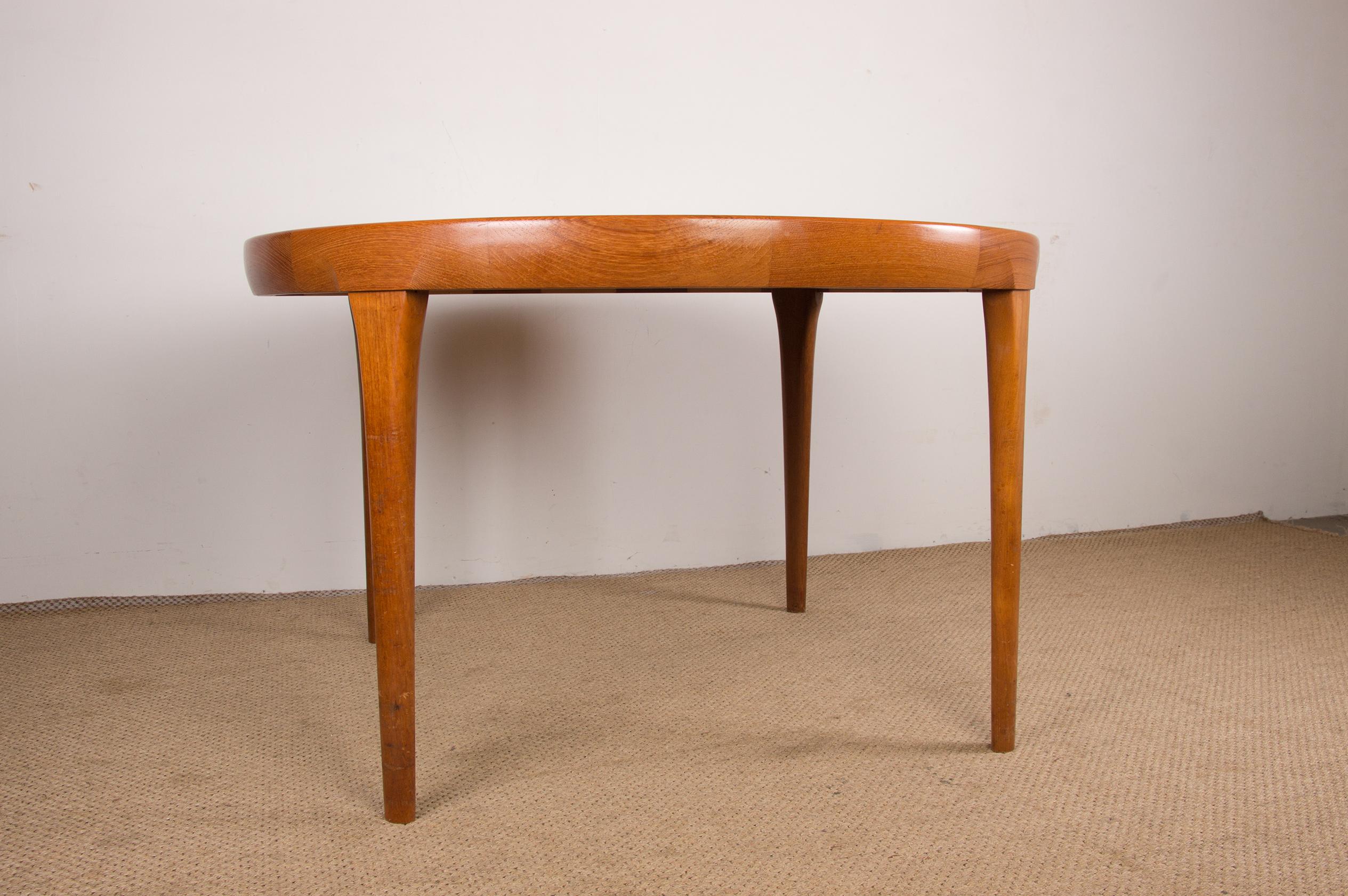 Mesa de comedor extensible danesa de teca, Ib Kofod-Larsen para Faarup Mobelfabrik 1960 Escandinavo moderno en venta