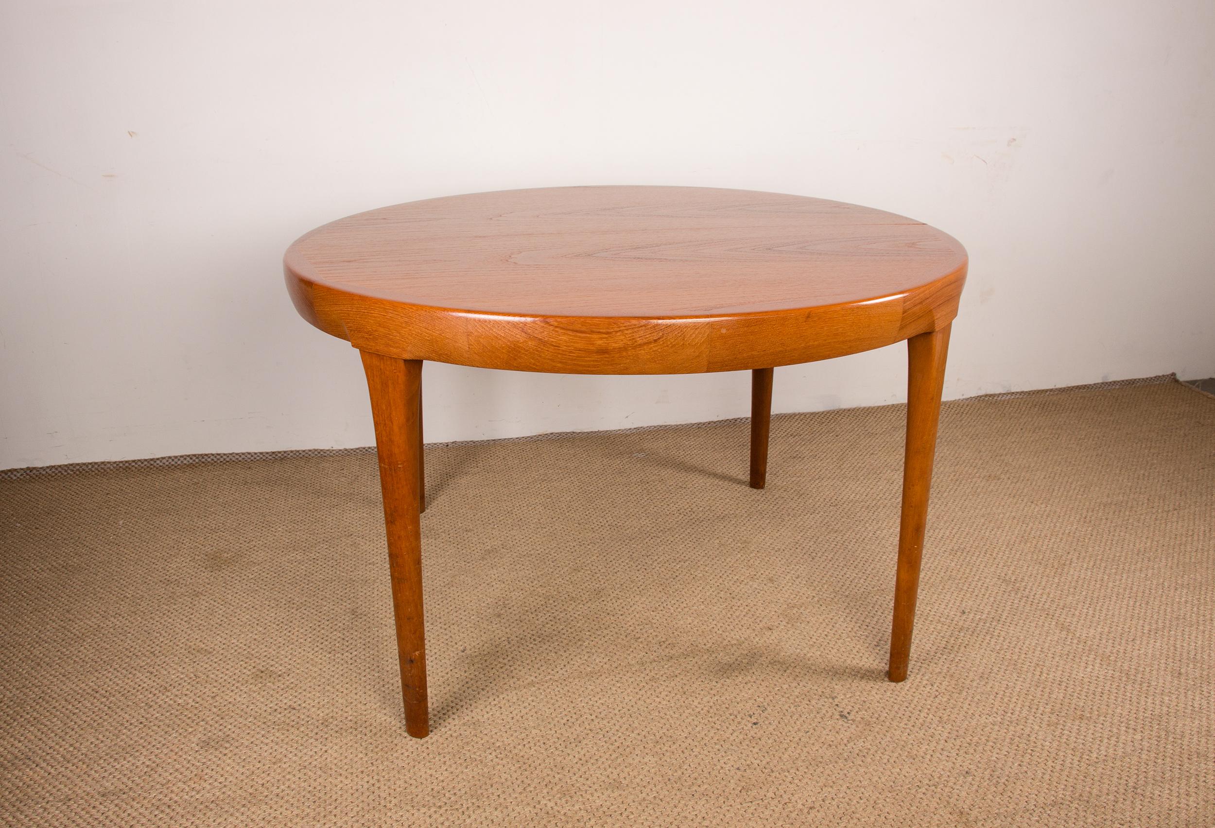 Mesa de comedor extensible danesa de teca, Ib Kofod-Larsen para Faarup Mobelfabrik 1960 Teca en venta