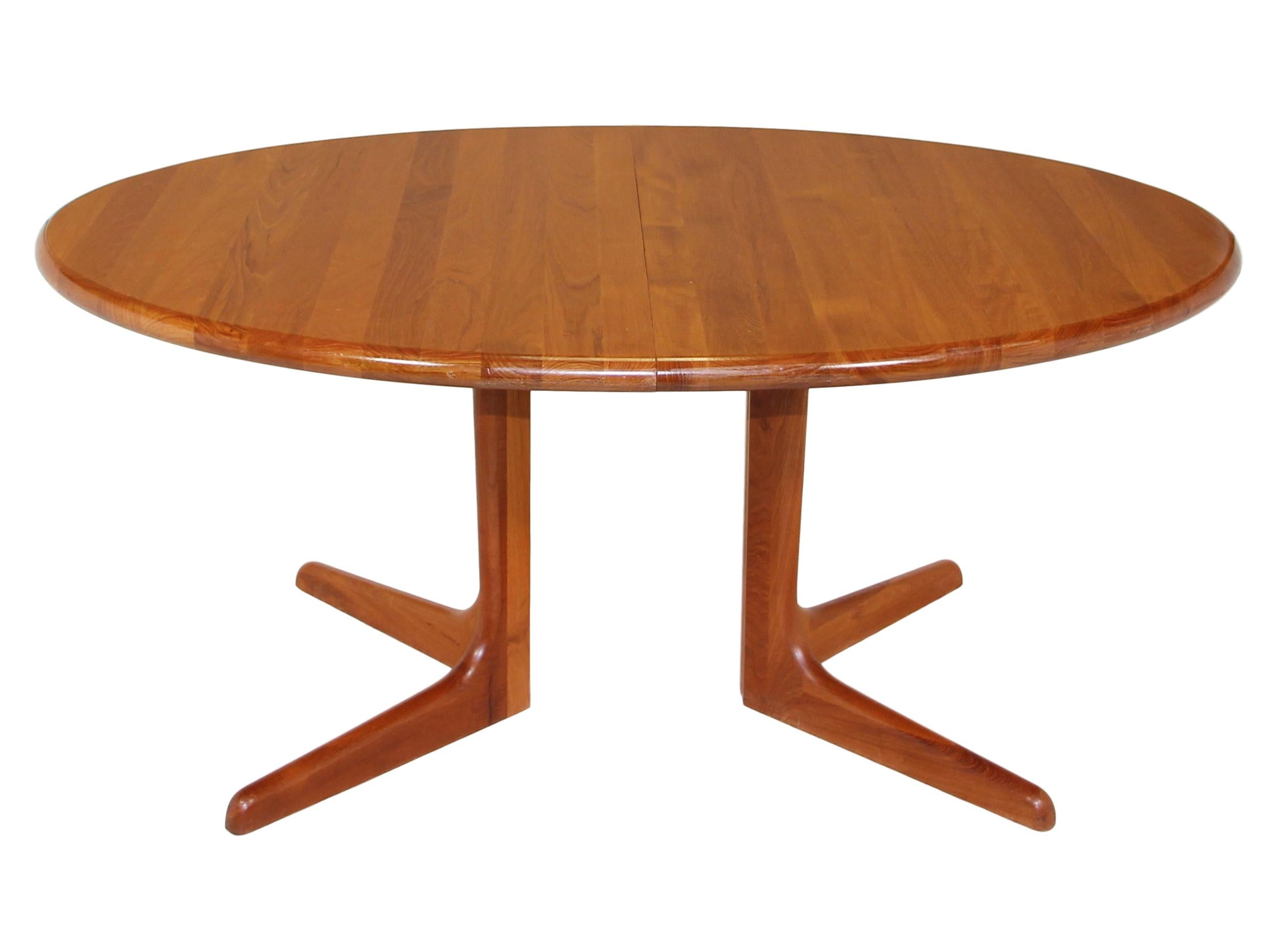 Danish Teak Extending Dining Table In Good Condition For Sale In Norcross, GA