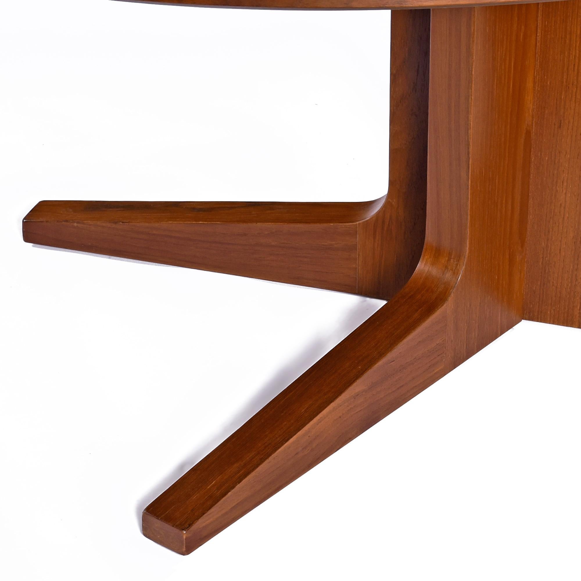 Table de salle à manger danoise Lotus ovale à rabats pivotants par Dyrlund en vente 9