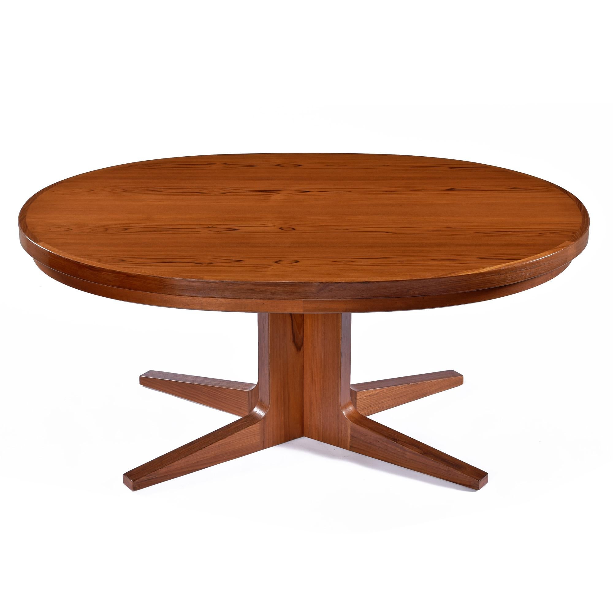 Late 20th Century Danish Teak Flip-Flap Oval Lotus Expanding Dining Table by Dyrlund For Sale