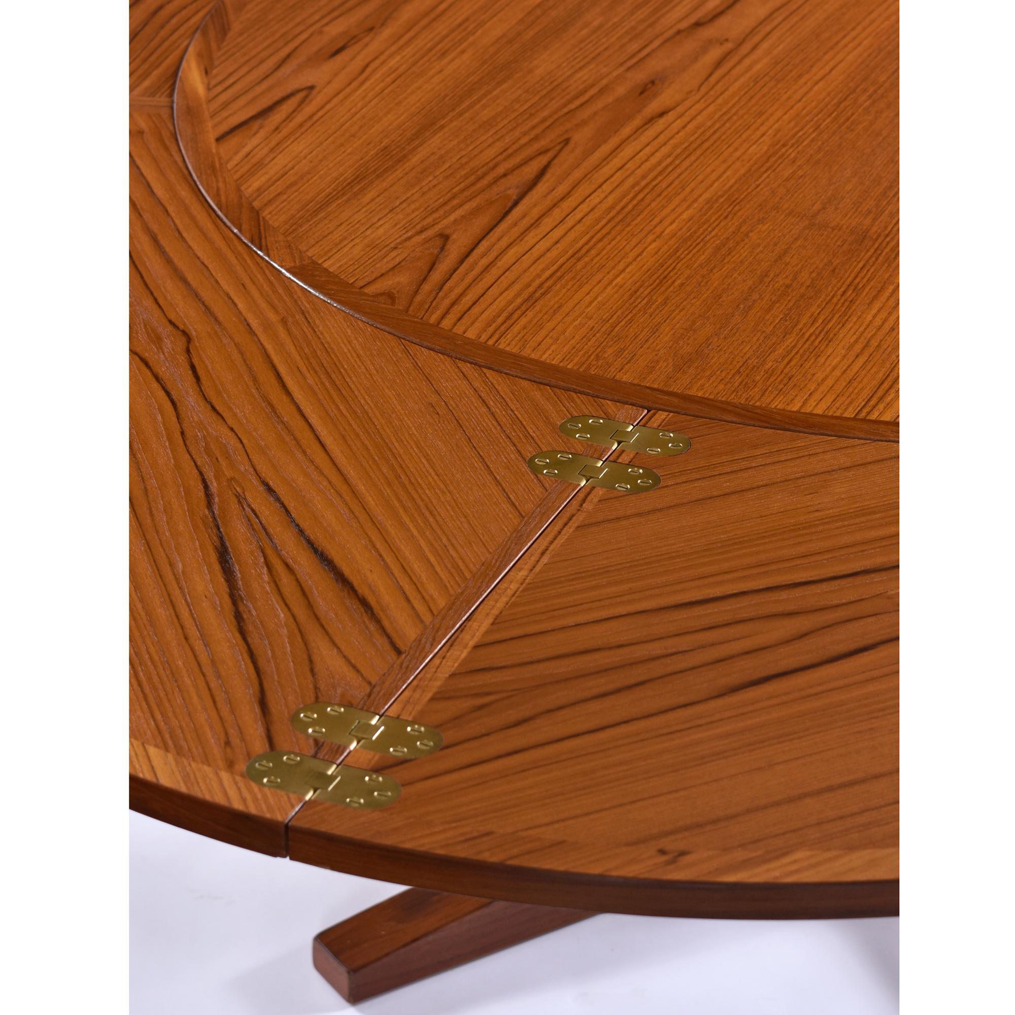 Chrome Table de salle à manger danoise Lotus ovale à rabats pivotants par Dyrlund en vente