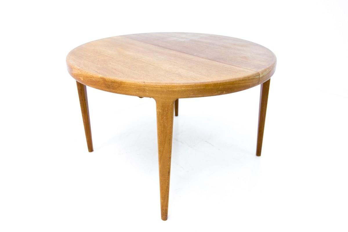 Table by Johannes Andersen, Danish design, 1960s

Currently under renovation.
   