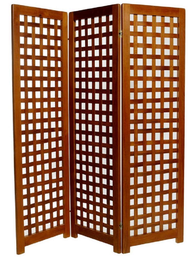 A rare find, this small three-panel teak folding screen made in Denmark is woven in a lattice pattern.

A few important notes about all items available through this 1stdibs dealer:

1. We list all our items as being in 