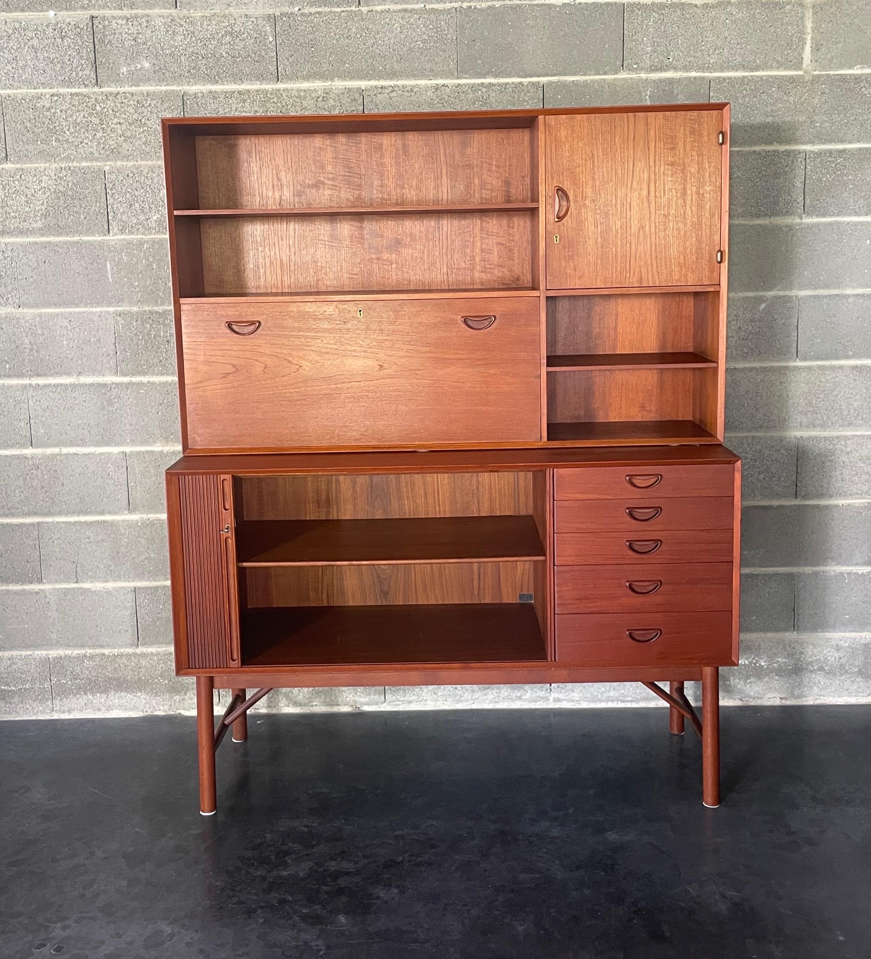 Danish Teak Highboard Buffet by Hvidt & Mølgaard 60s  For Sale 1