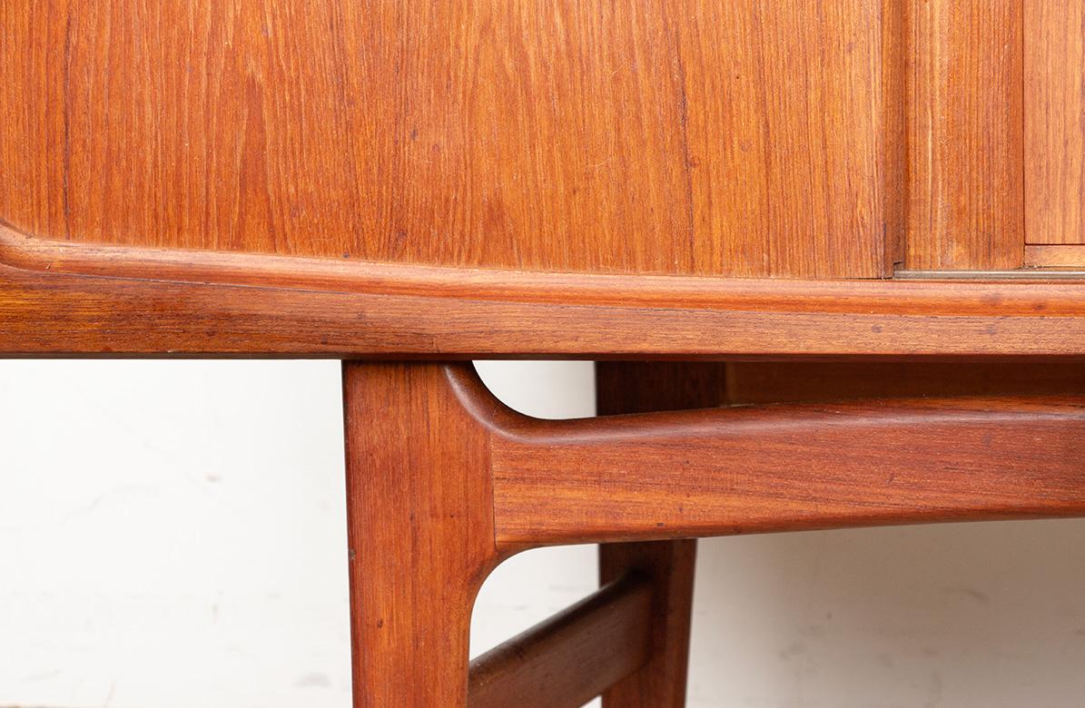 Dänisches Highboard aus Teakholz von Ærthoj Jensen und Mølholm Herning 1960er Jahre. im Angebot 12