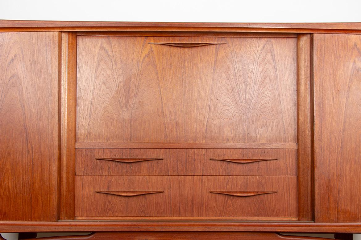 Dänisches Highboard aus Teakholz von Ærthoj Jensen und Mølholm Herning 1960er Jahre. im Zustand „Gut“ im Angebot in JOINVILLE-LE-PONT, FR
