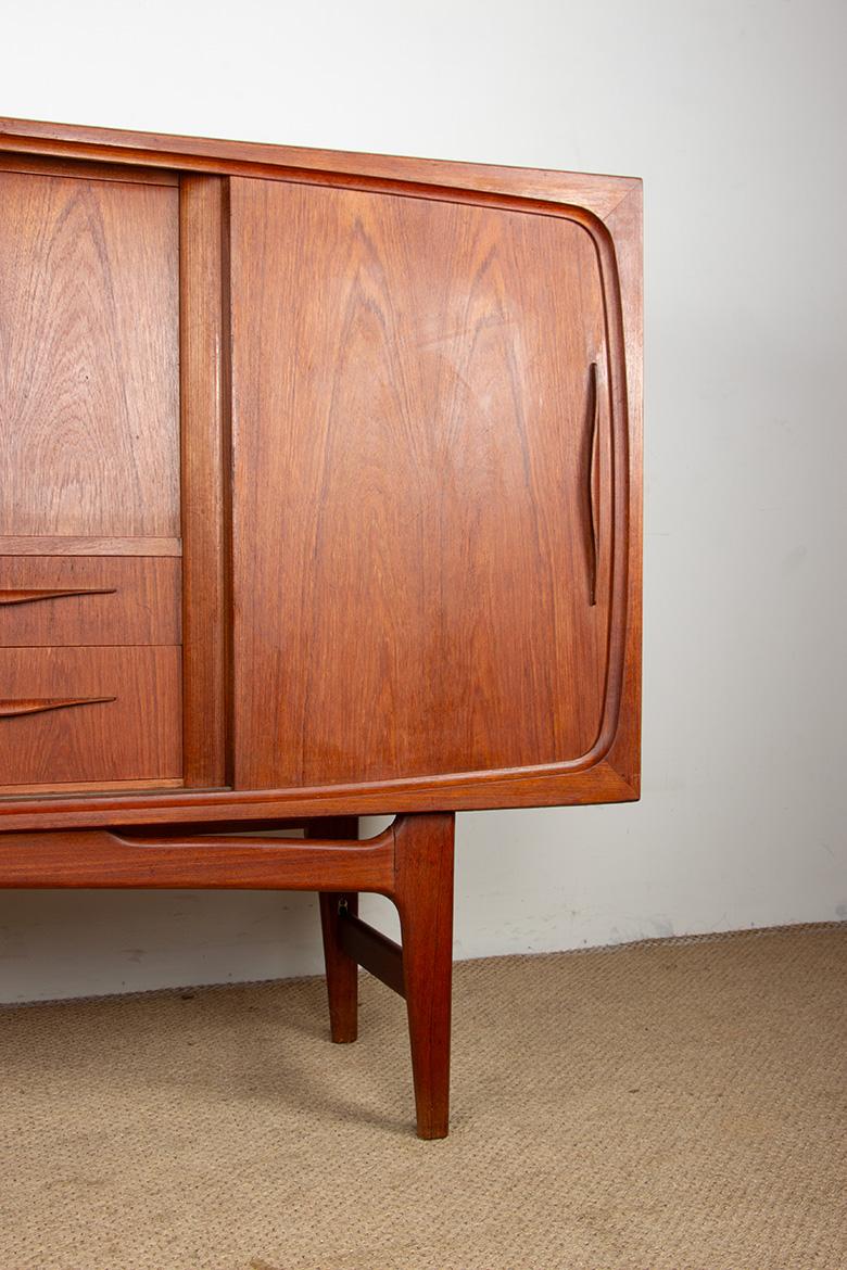 Dänisches Highboard aus Teakholz von Ærthoj Jensen und Mølholm Herning 1960er Jahre. (Glas) im Angebot