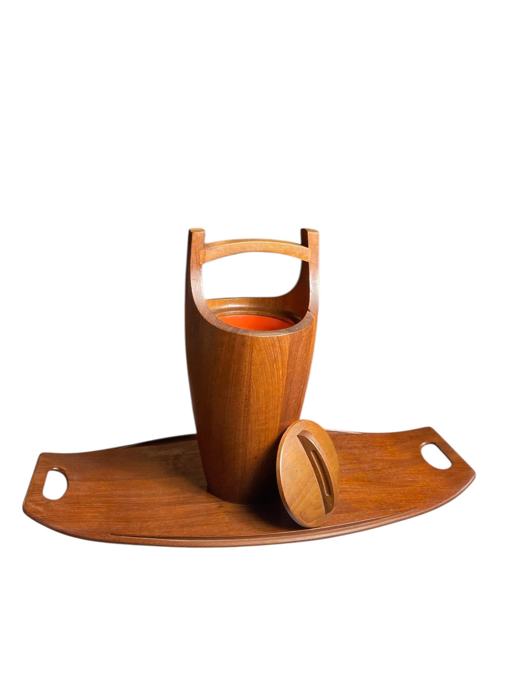 Danish Teak Ice Bucket and Tray by Jens Quistgaard for Dansk Designs Mid Century In Good Condition For Sale In Bishop's Stortford, GB