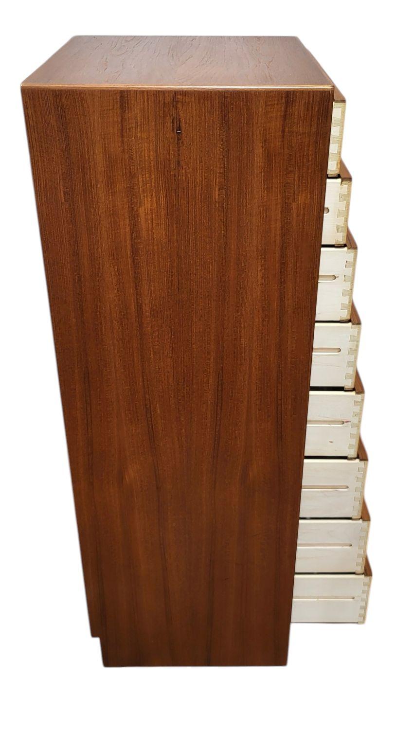 Cassapanca per lingerie in teak danese di Folster, venduta da Maurice Villency NYC in vendita 1