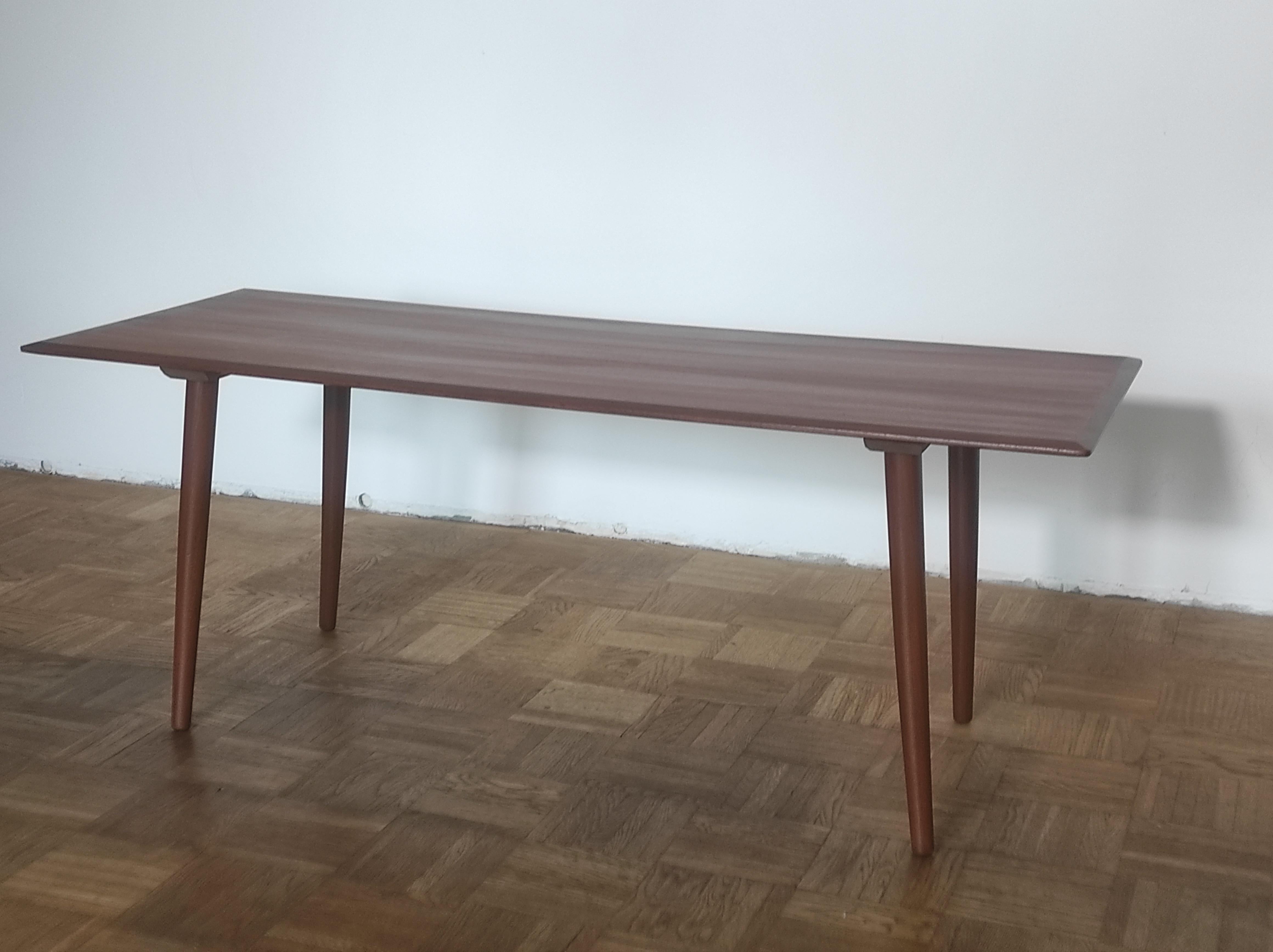 Danish Teak Long Coffe Table 1960s In Excellent Condition For Sale In Čelinac, BA