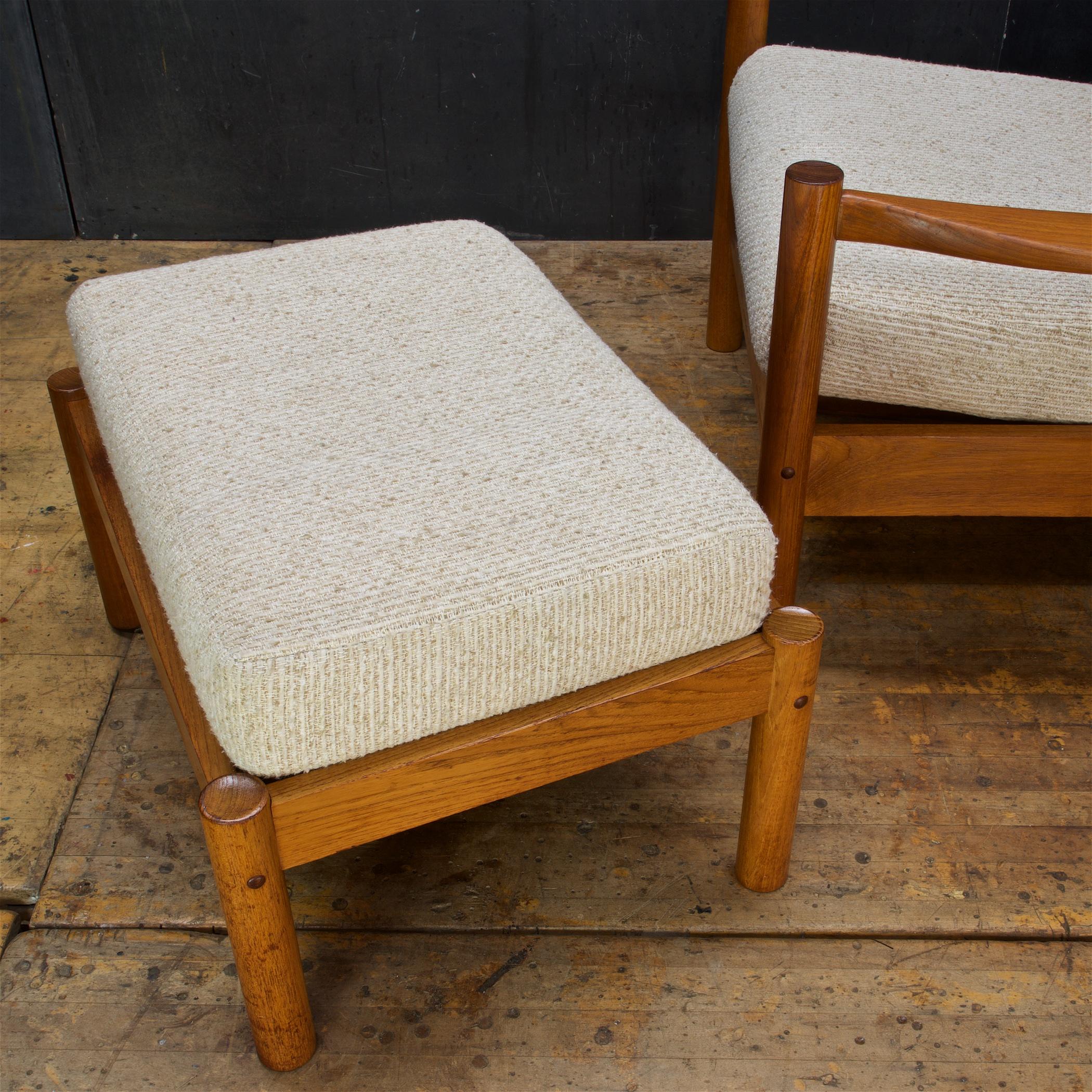 Danish Teak Lounge Chair and Ottoman Cabin Mid-Century Modern Rustic Ski Chalet In Good Condition In Hyattsville, MD