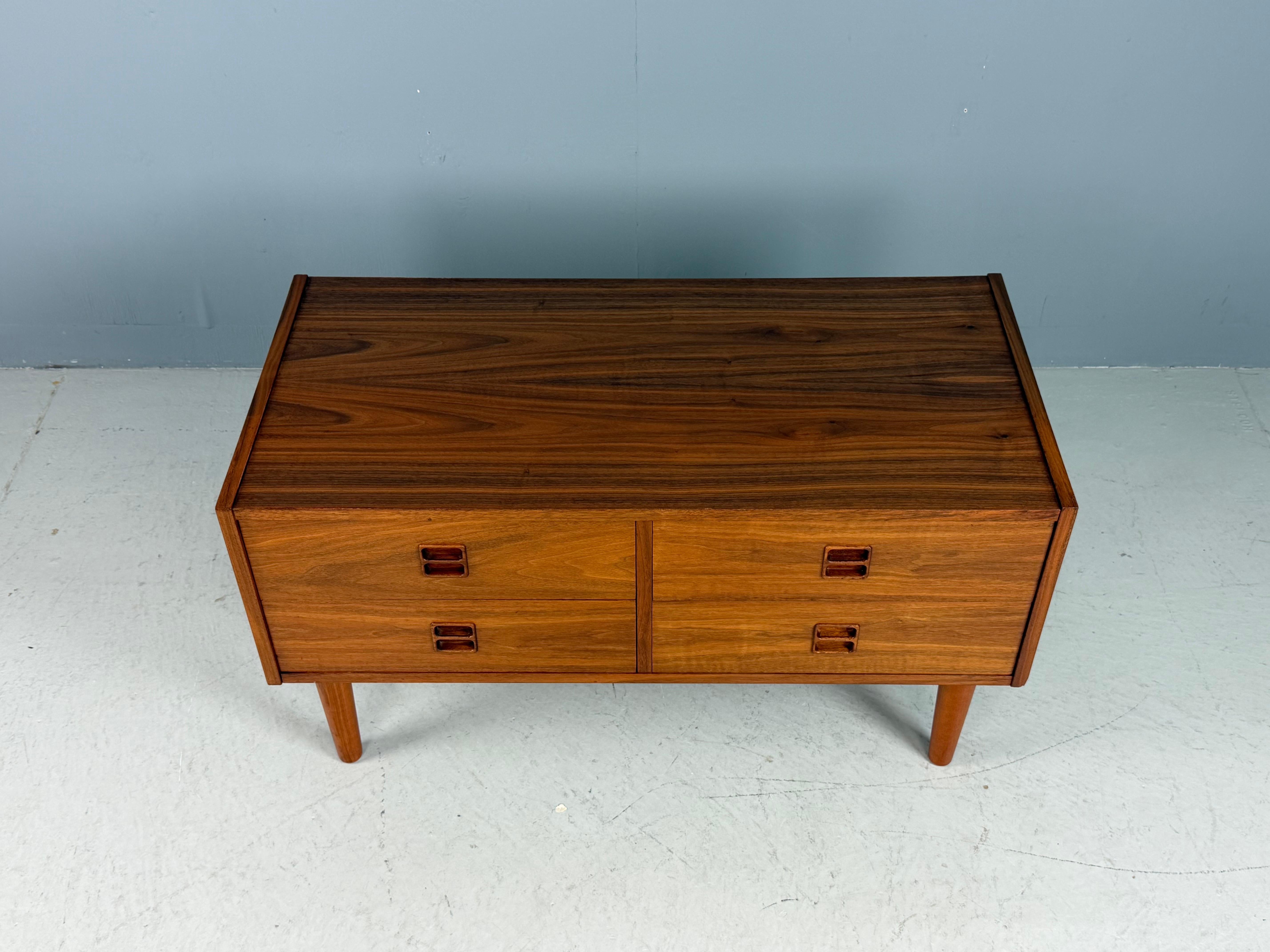 Metà XX secolo Danish Teak Low Chest with Four Drawers, 1960s in vendita