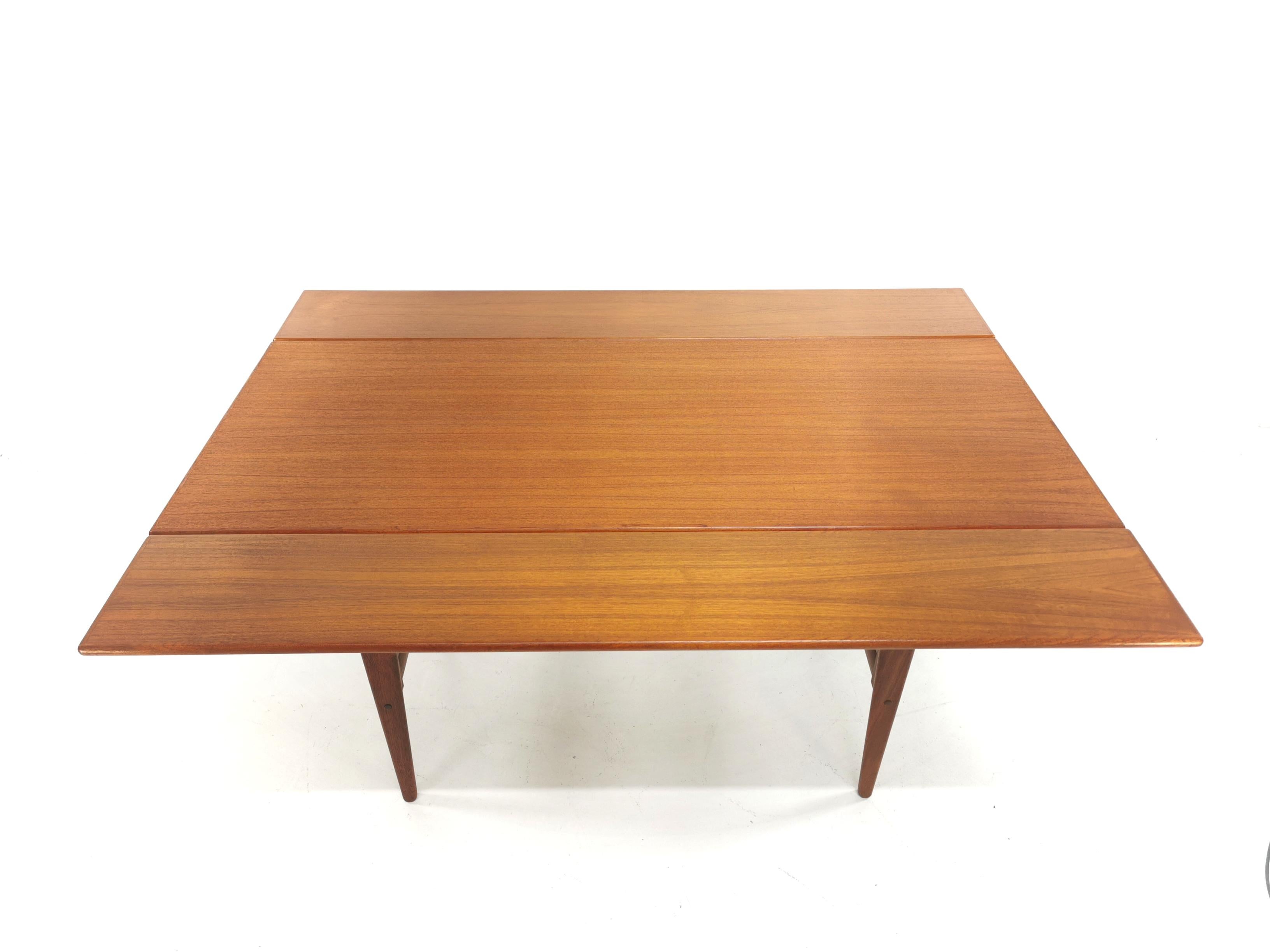 20th Century Danish Teak Metamorphic Coffee and Dining Table, Kai Kristiansen for Vildbjerg M For Sale