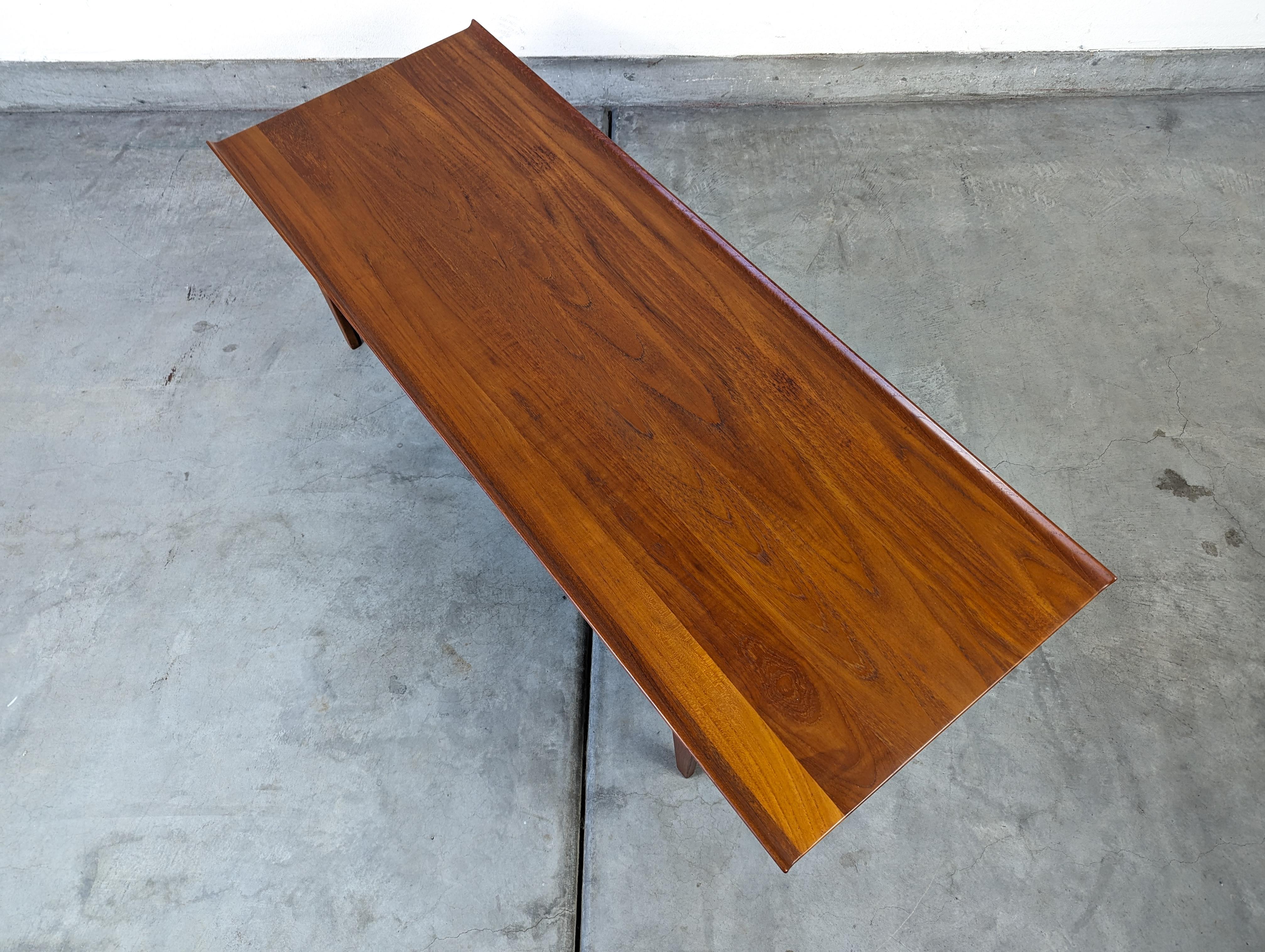 Danish Teak Mid Century Coffee Table by Finn Juhl for France & Søn, 1950s For Sale 3