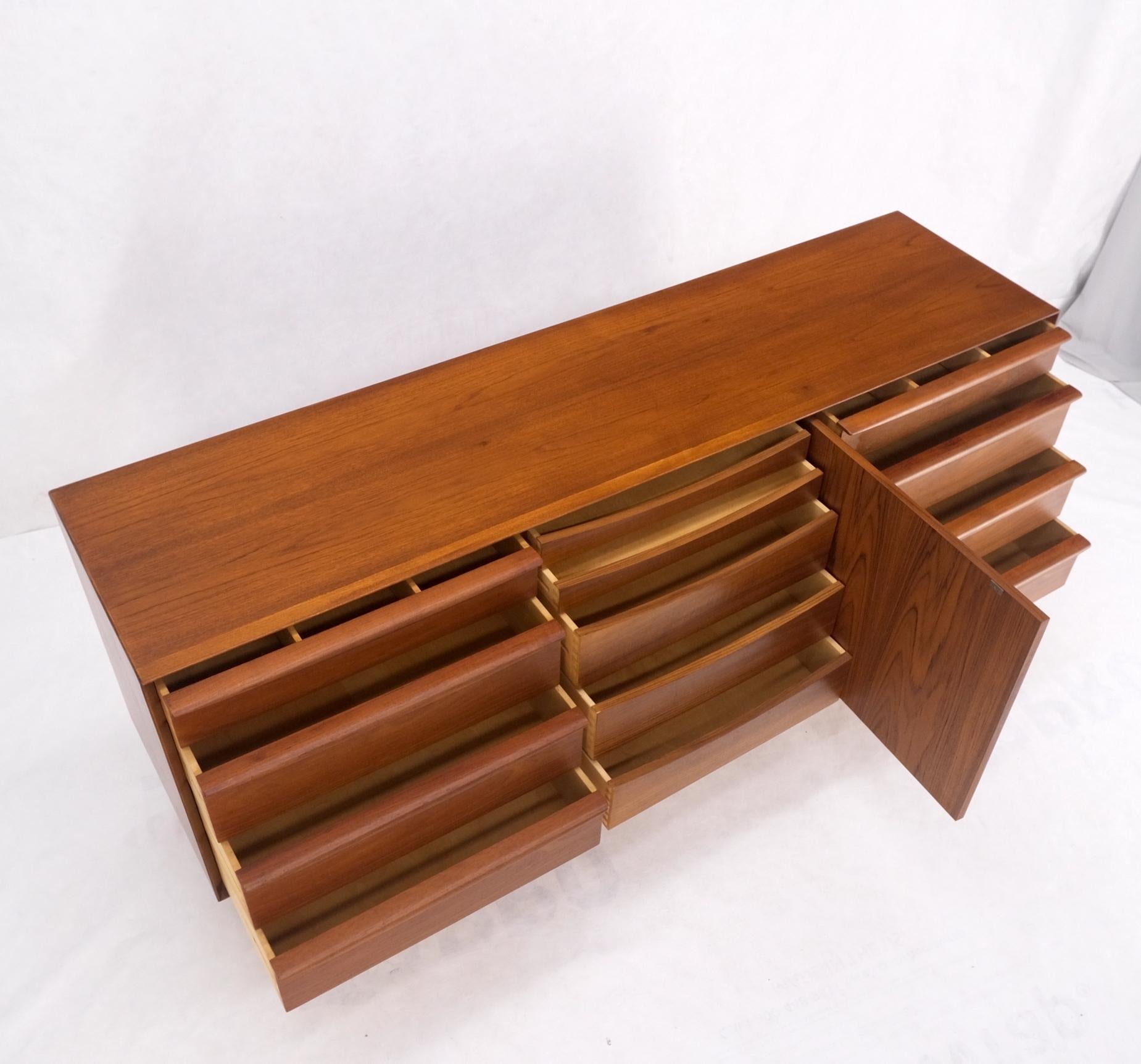 Danish Teak Mid-Century Modern 13 Drawers Long Credenza Dresser Sideboard MINT! For Sale 11