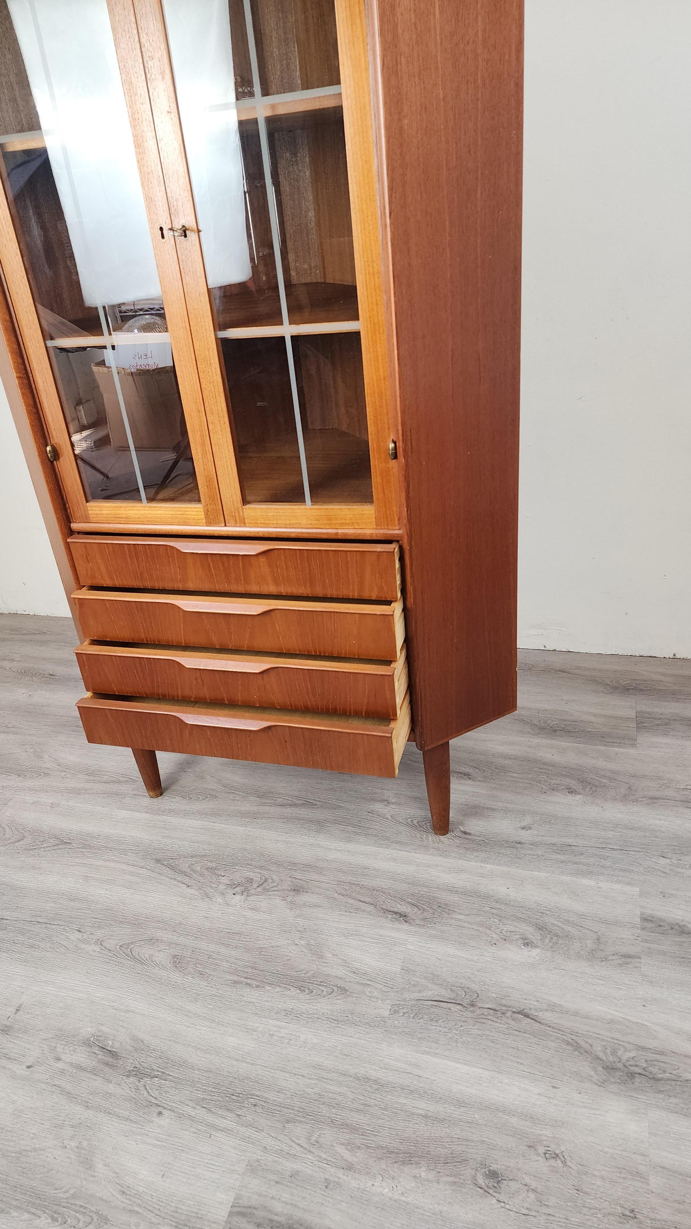 Danish Teak Mid-Century Modern Corner Cabinet with Glass Doors For Sale 1