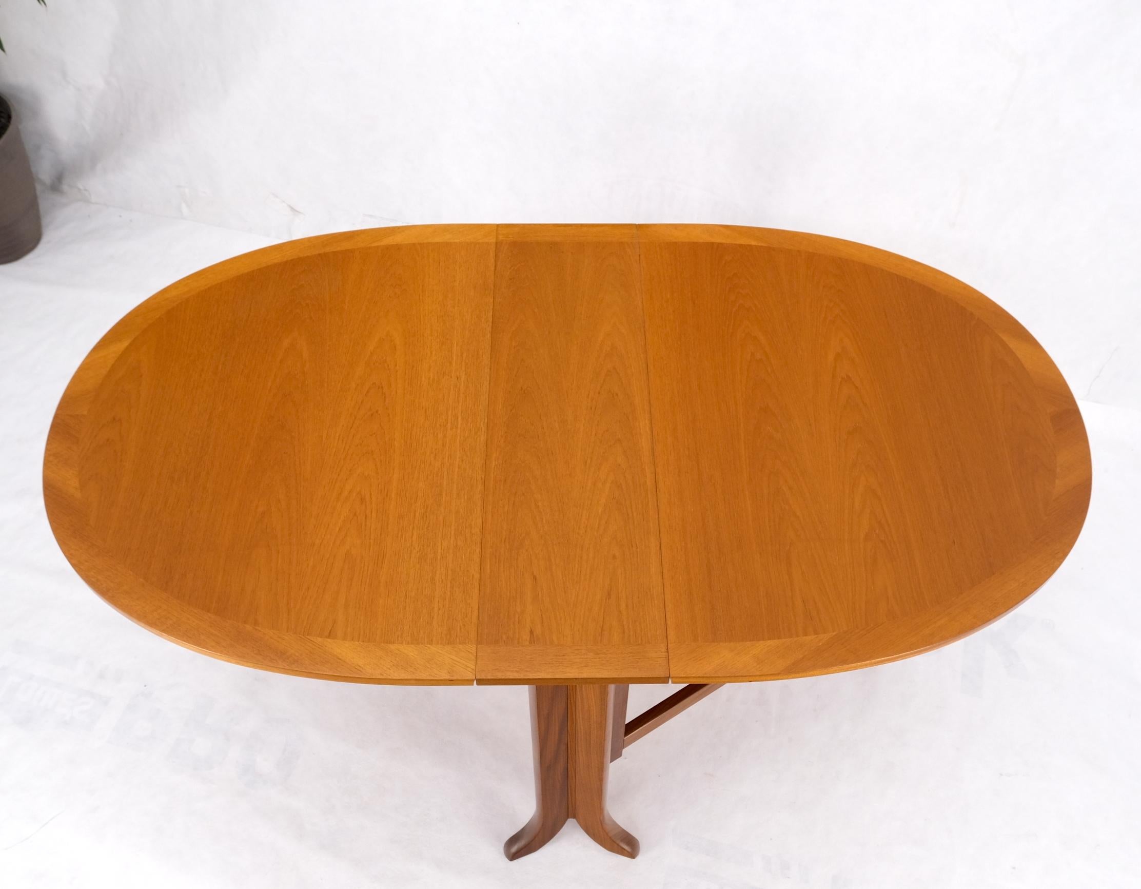 Danish Teak Mid-Century Modern Drop Leaf Gate Leg Dining Table For Sale 6