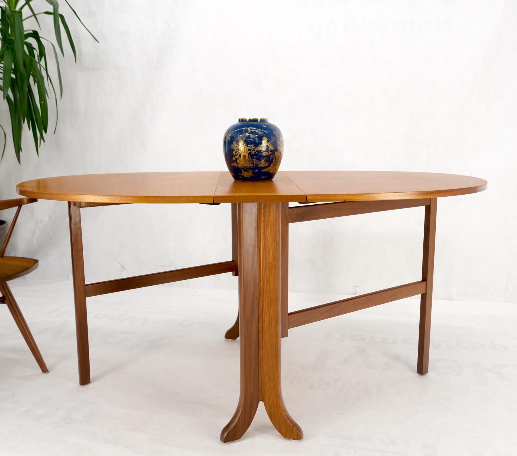 Danish Teak Mid-Century Modern Drop Leaf Gate Leg Dining Table For Sale 9