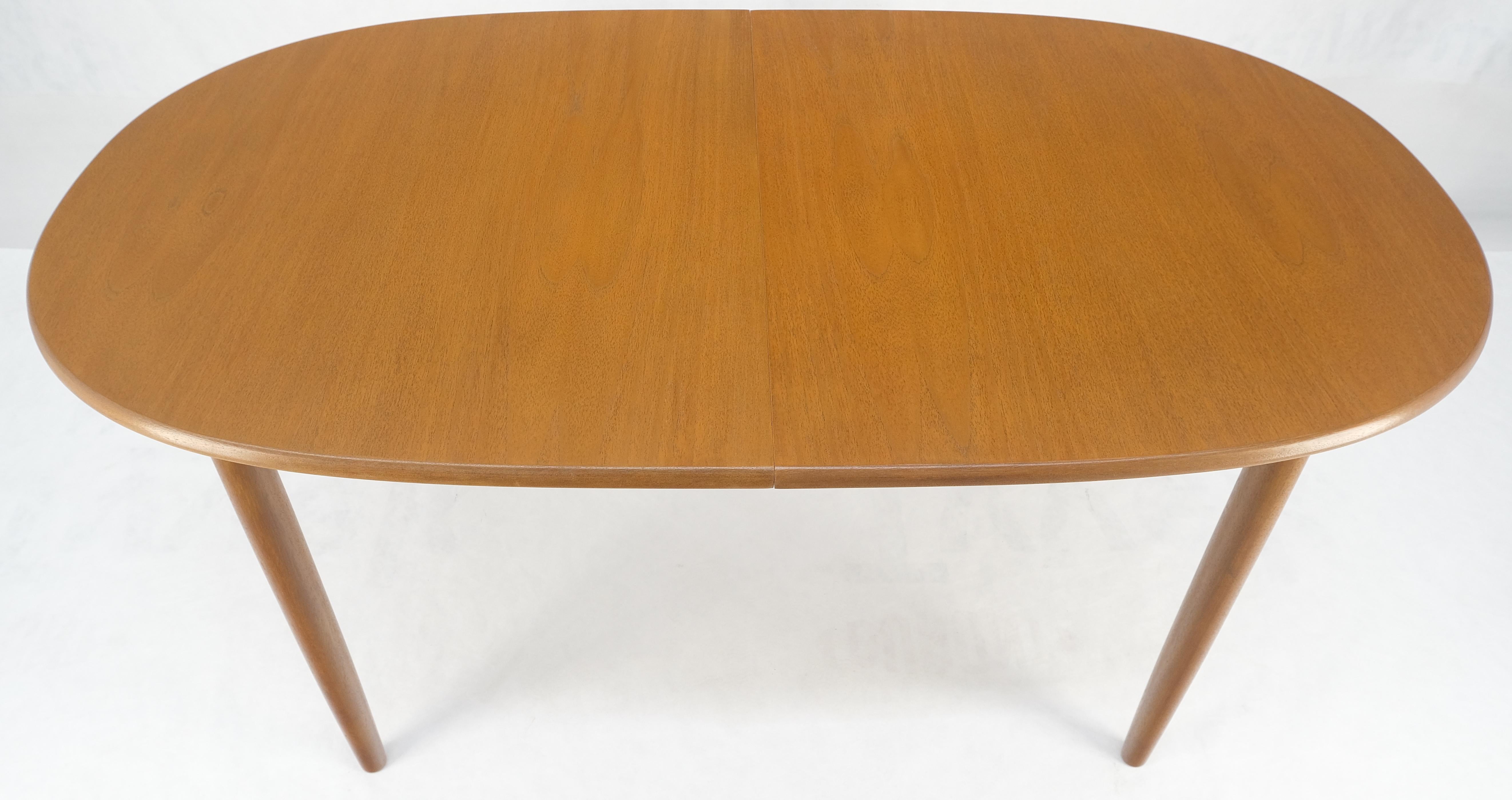 Butterfly Pop Up Self Storing Leaf Oval Danish Modern Teak Esstisch MINT (Moderne der Mitte des Jahrhunderts) im Angebot
