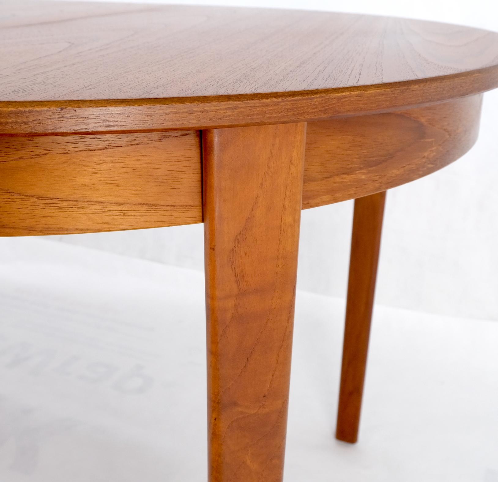 Danish Teak Mid Century Modern Round Dining Banquet Conference Table 4 Leaf MINT For Sale 4