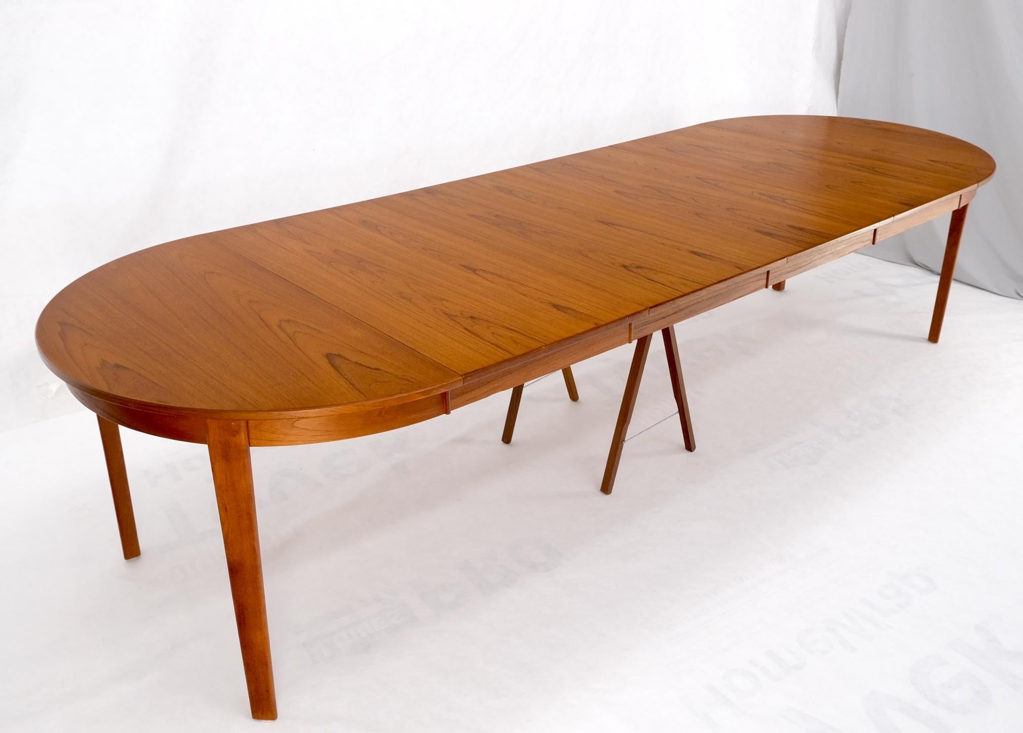 Danish Teak Mid Century Modern Round Dining Banquet Conference Table 4 Leaf MINT For Sale 12