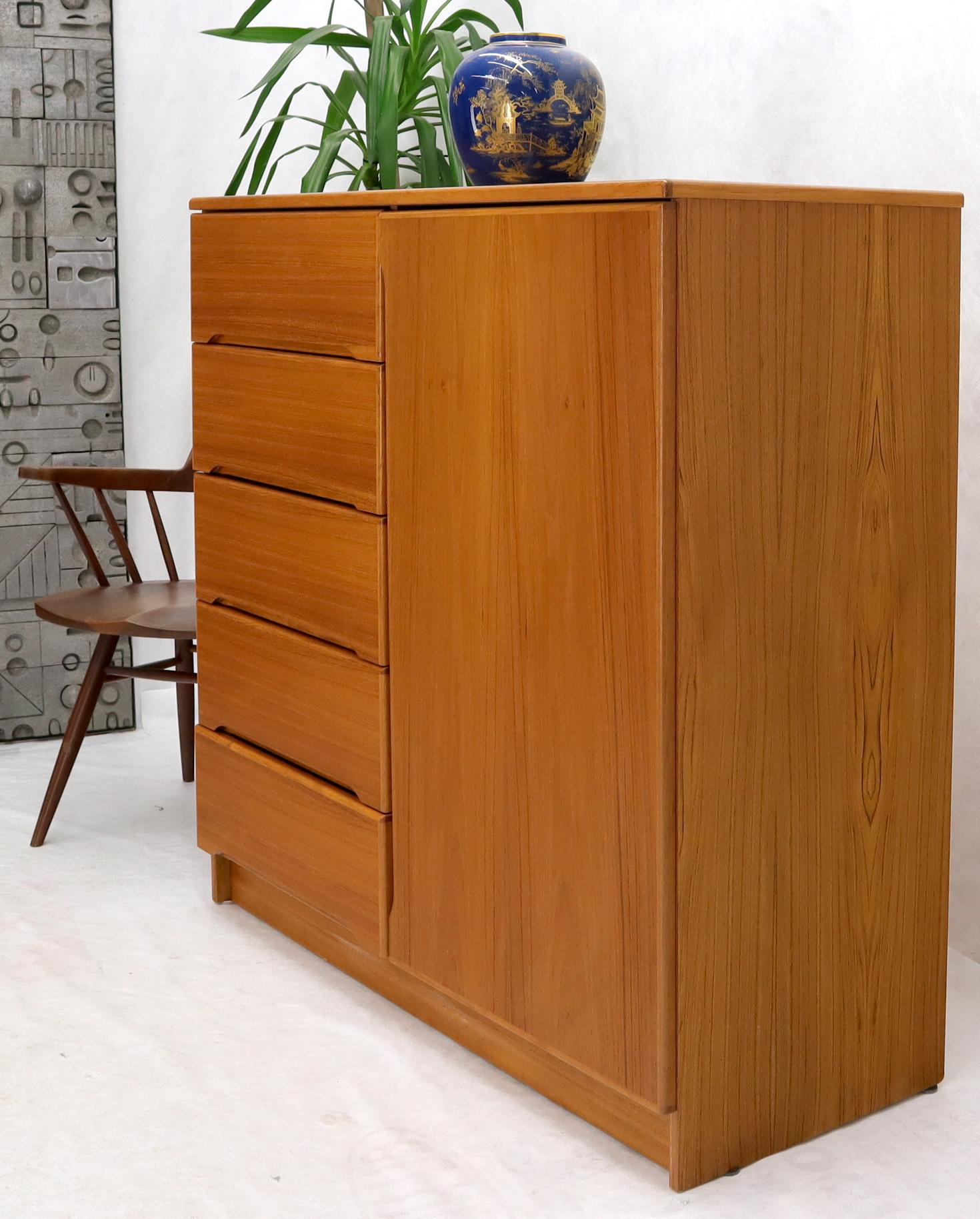 Danish Teak Mid-Century Modern Side by Side Chest of 5 Drawers Door Compartment For Sale 2