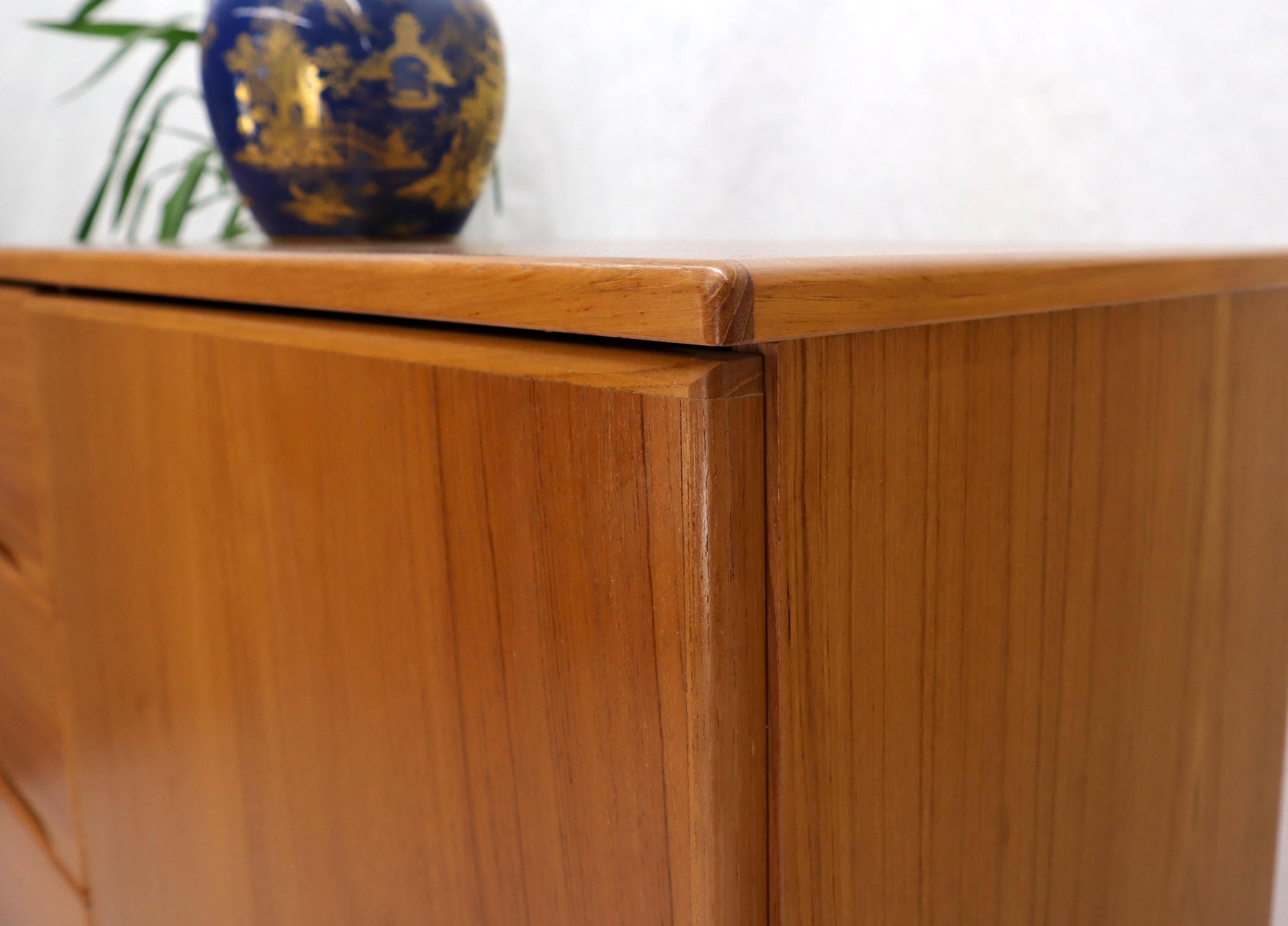 Danish Teak Mid-Century Modern Side by Side Chest of 5 Drawers Door Compartment For Sale 3