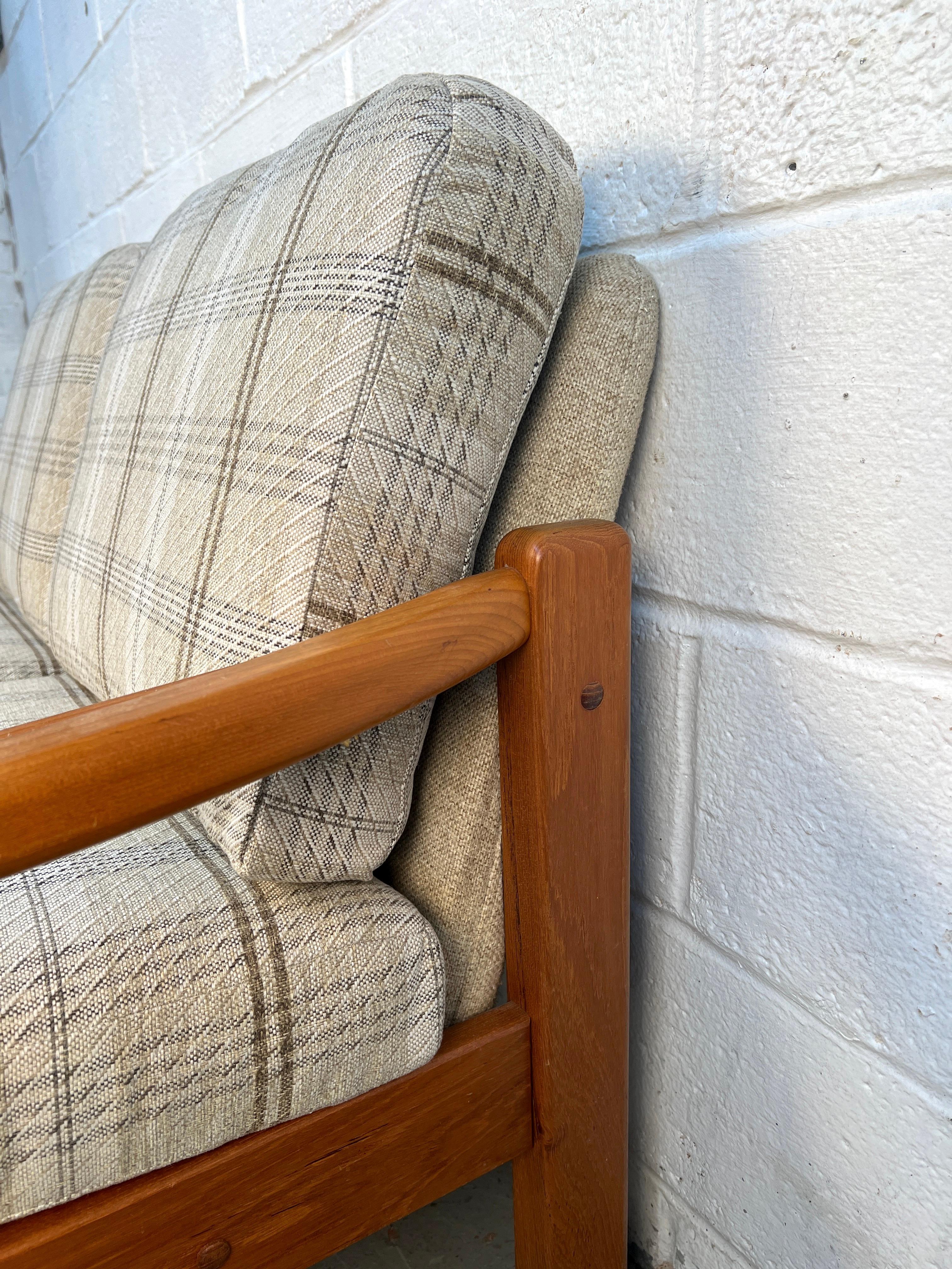 Sofá moderno danés de teca de mediados de siglo en venta 7