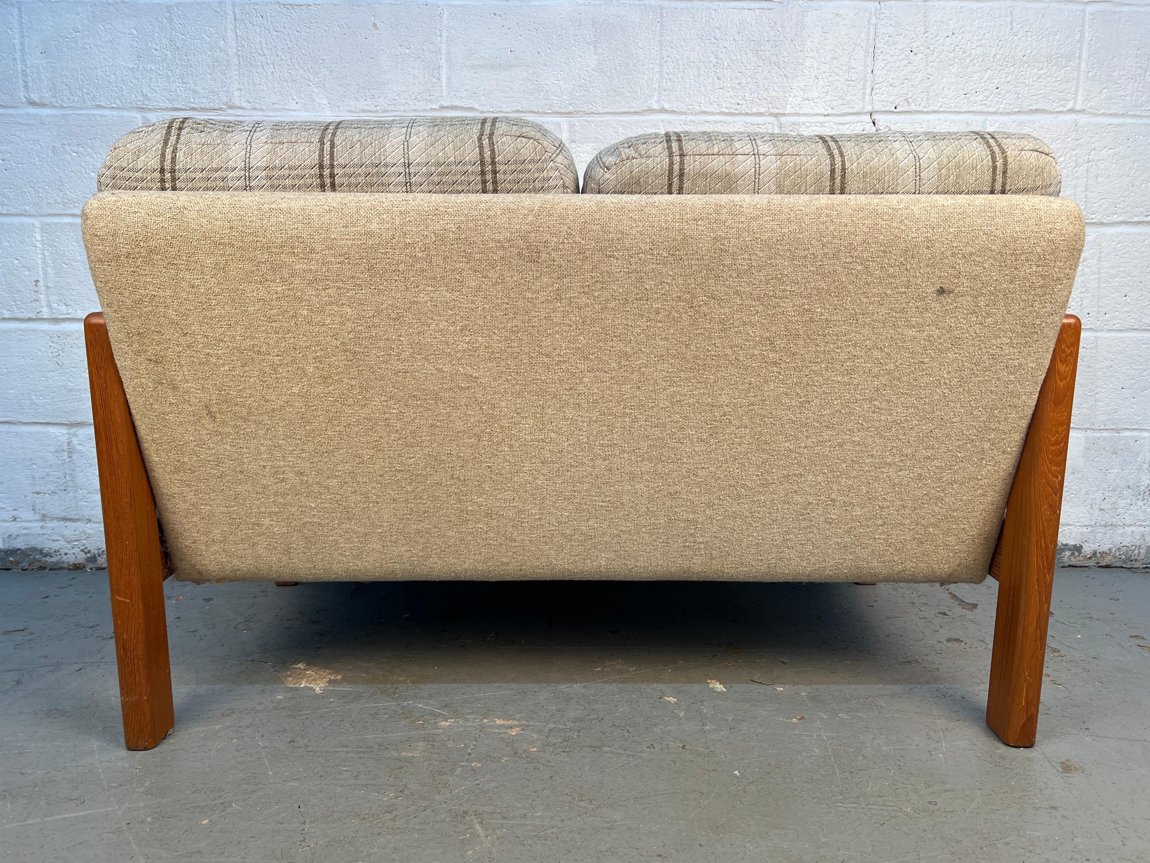 Sofá moderno danés de teca de mediados de siglo en venta 12