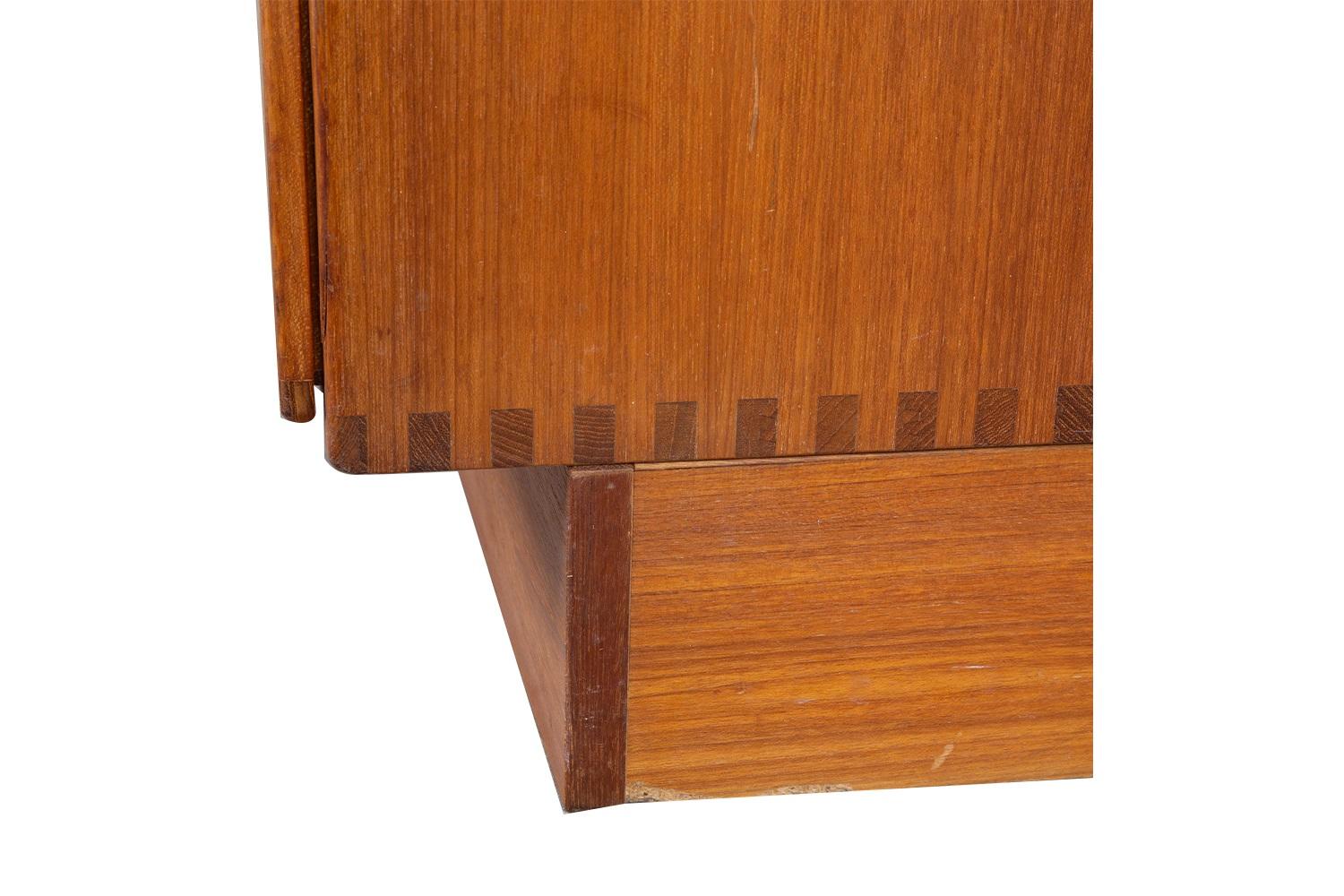 Dänische Teakholz Mid-Century Große Kommode Gentleman's Chest Garderobe im Angebot 6