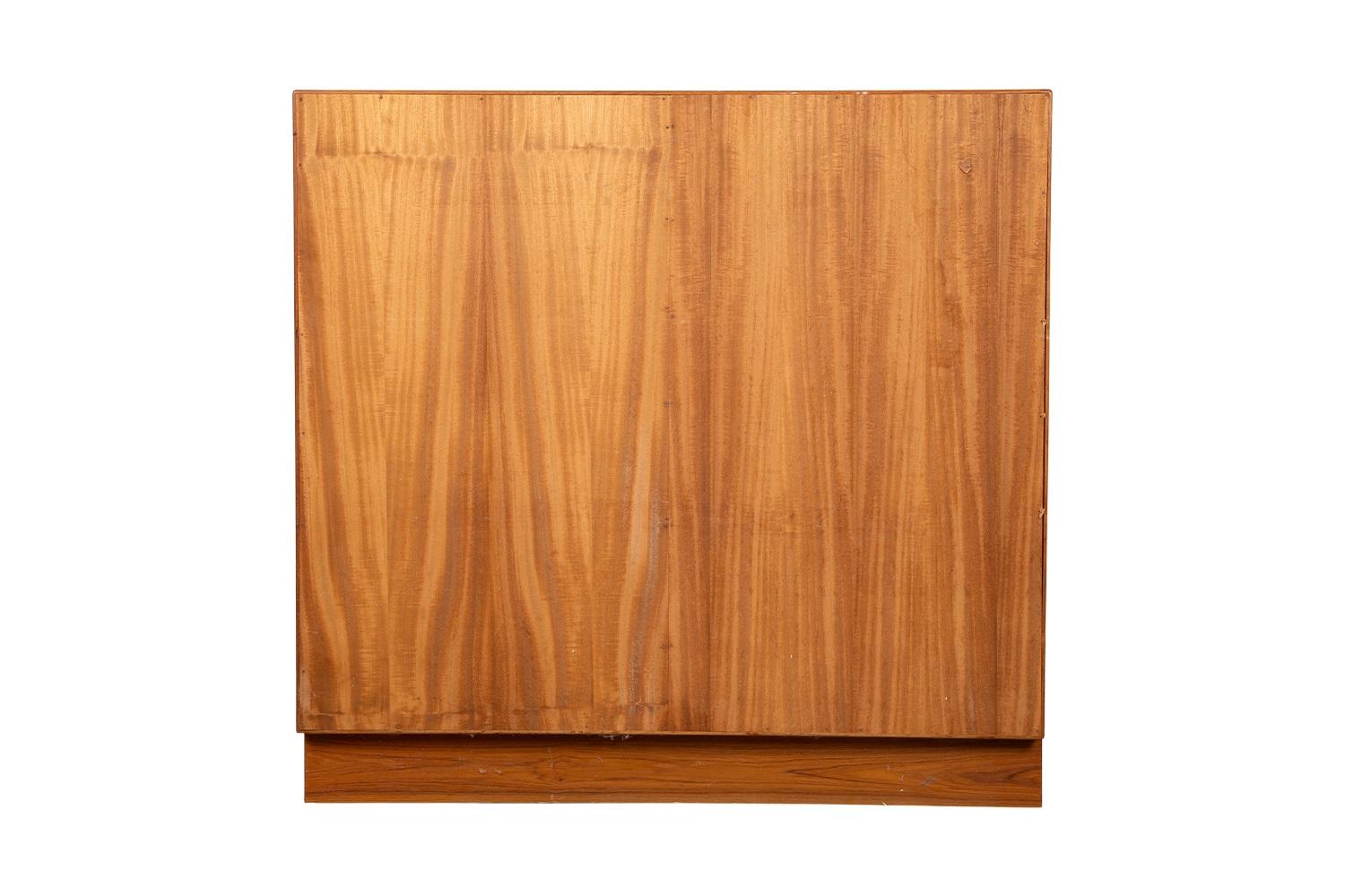 Dänische Teakholz Mid-Century Große Kommode Gentleman's Chest Garderobe im Angebot 7