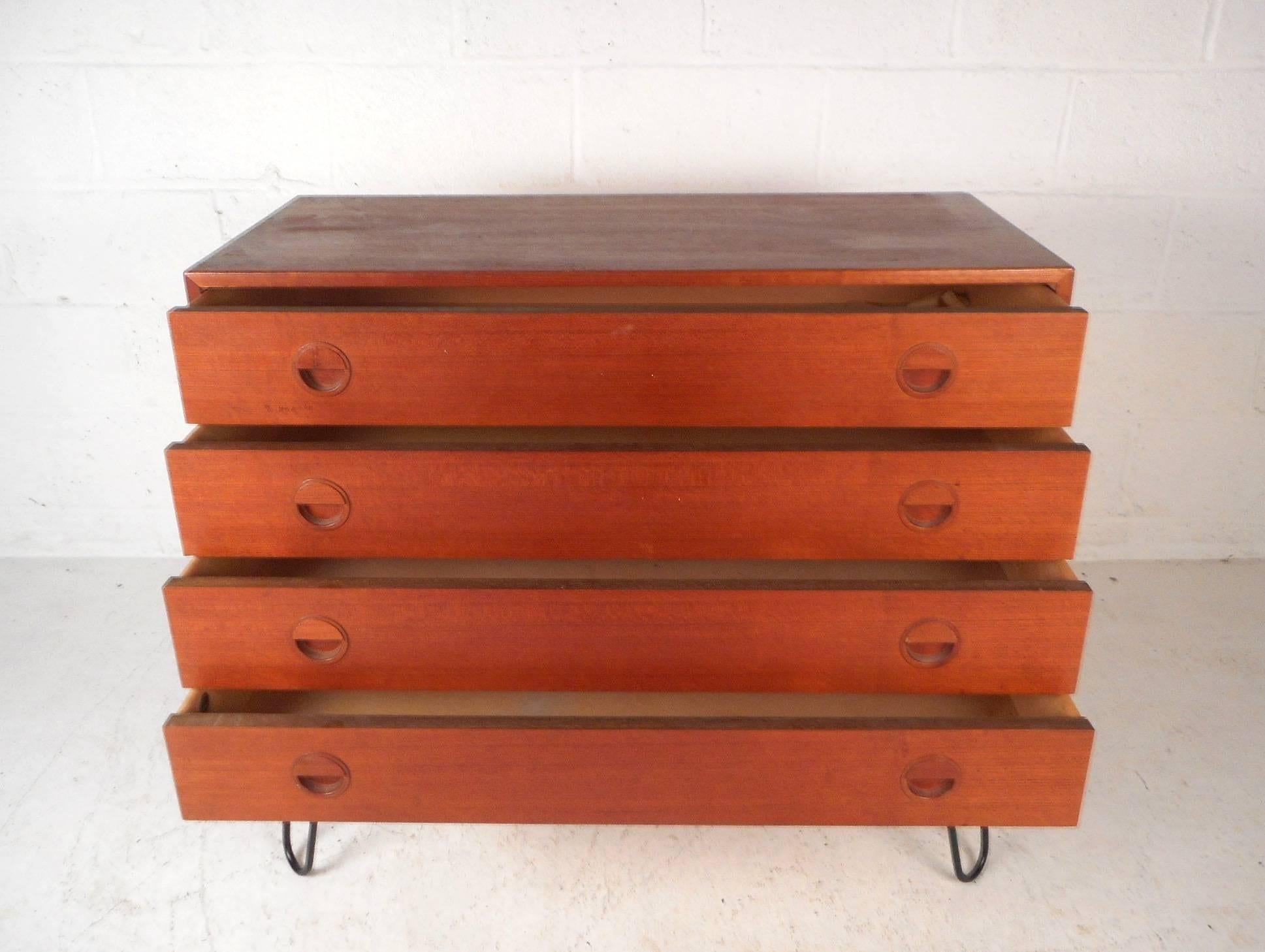 Danish Teak Midcentury Chest of Drawers In Good Condition In Brooklyn, NY