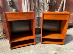 Tavolini da letto in teak danese della metà del secolo scorso 1960