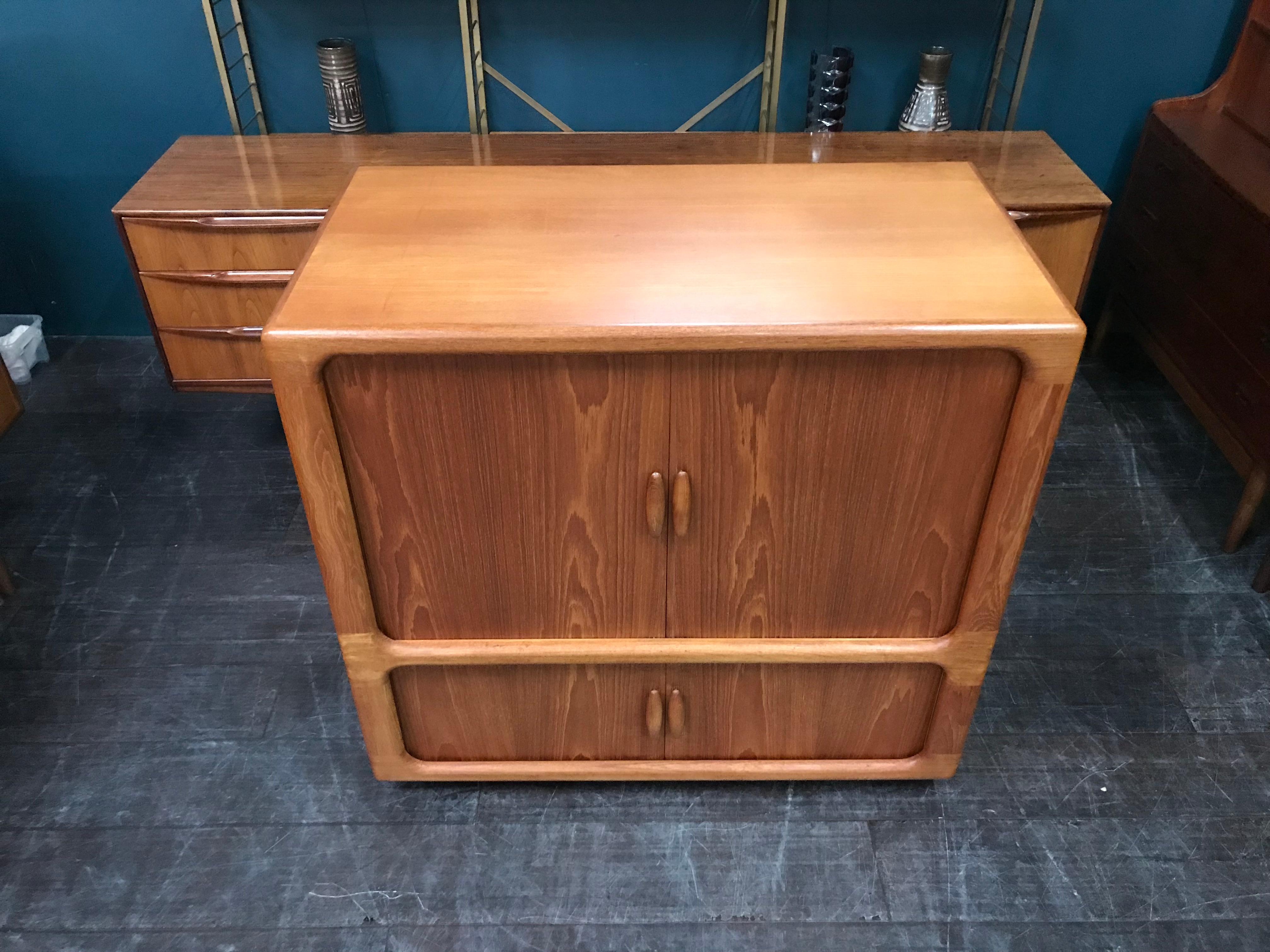 Danish Teak Midcentury Sideboard or Media Unit with Tambour Doors by Dyrlund In Good Condition For Sale In Glasgow, GB