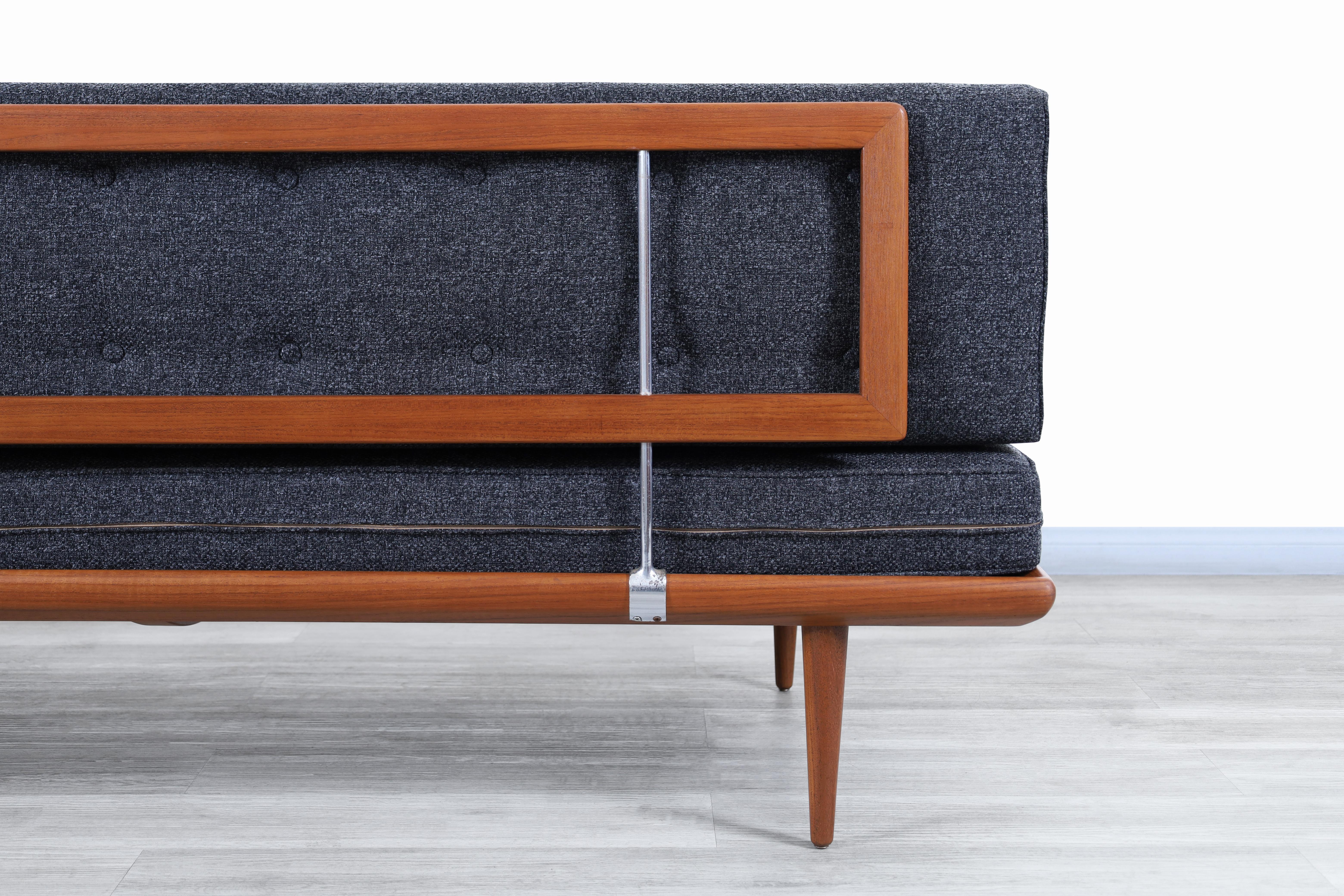 Dänisches Teakholz-Sofa „Minerva“ von Peter Hvidt & Orla Molgaard-Nielsen im Angebot 7