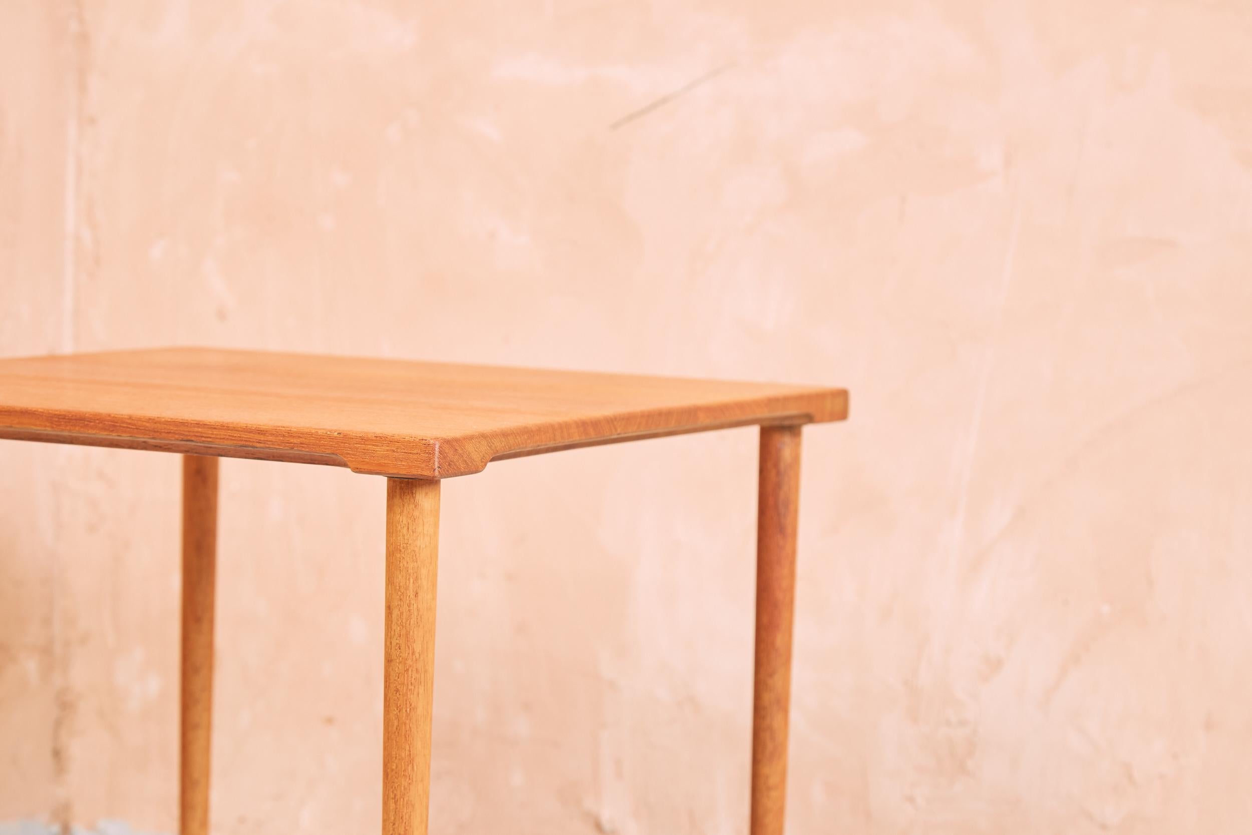 teak lamp table