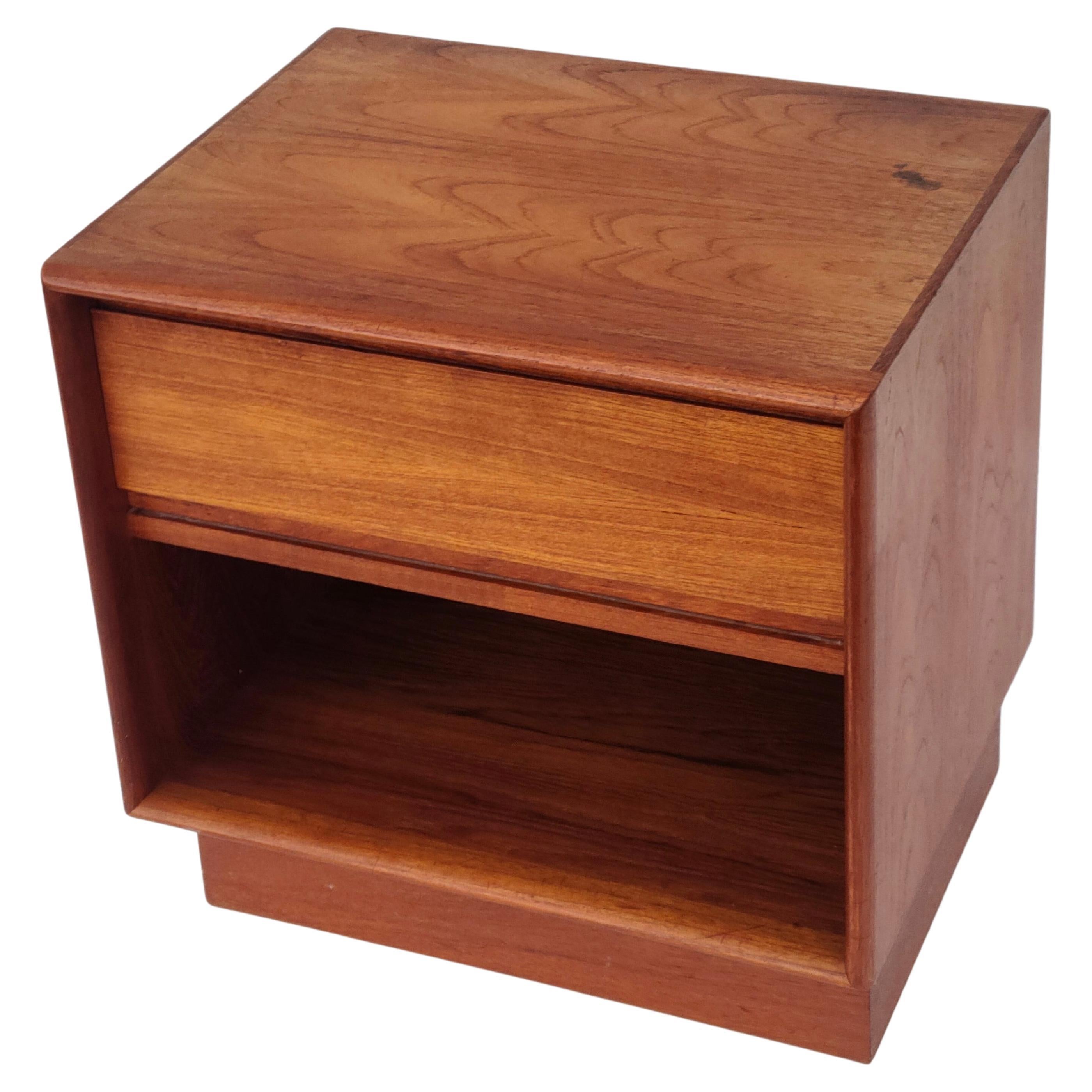 Please feel free to reach out for accurate shipping to your location.

Danish Teak Night Stand.

Spot to top surface.